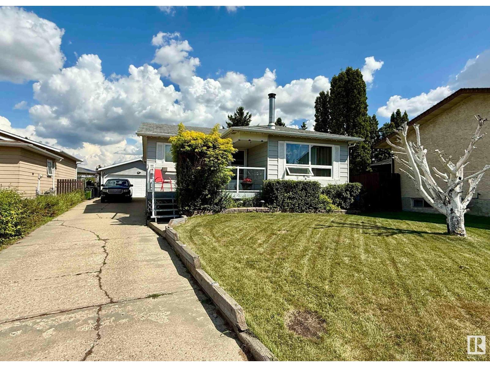128 Warwick Rd Nw, Edmonton, Alberta  T5Y 4P8 - Photo 2 - E4451422