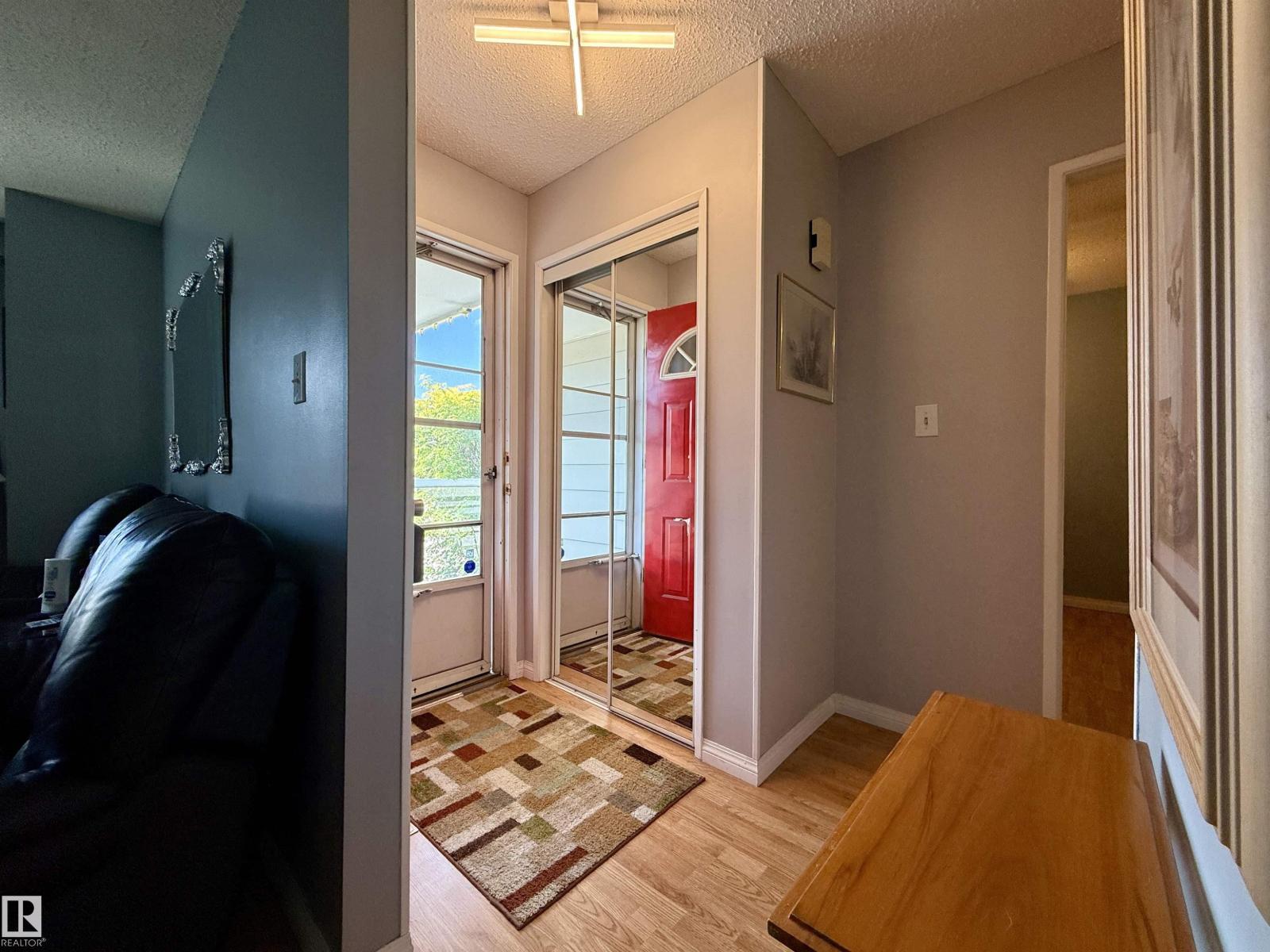 128 Warwick Rd Nw, Edmonton, Alberta  T5Y 4P8 - Photo 5 - E4451422