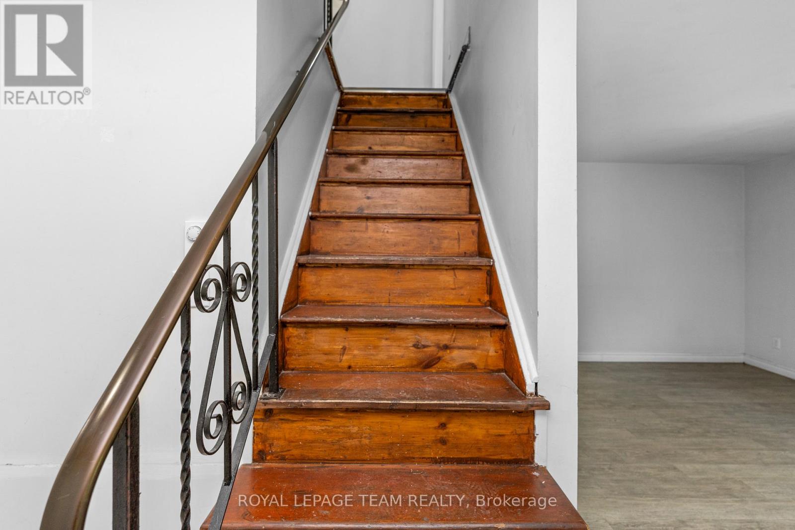 32 - 258 Queen Mary Road, Kingston, Ontario  K7M 2B2 - Photo 17 - X12327919