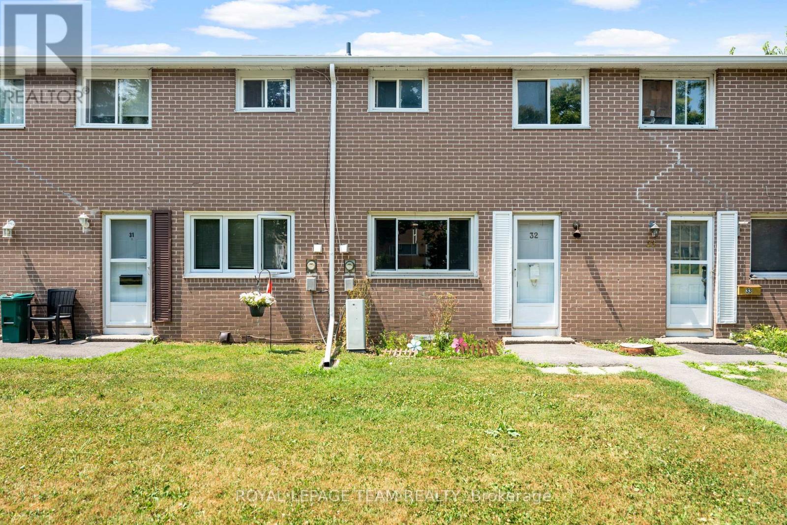 32 - 258 Queen Mary Road, Kingston, Ontario  K7M 2B2 - Photo 2 - X12327919