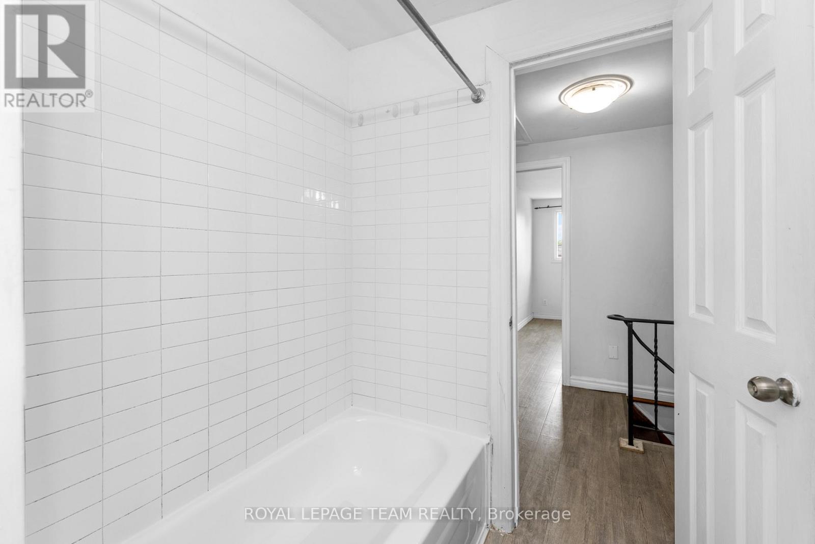 32 - 258 Queen Mary Road, Kingston, Ontario  K7M 2B2 - Photo 27 - X12327919
