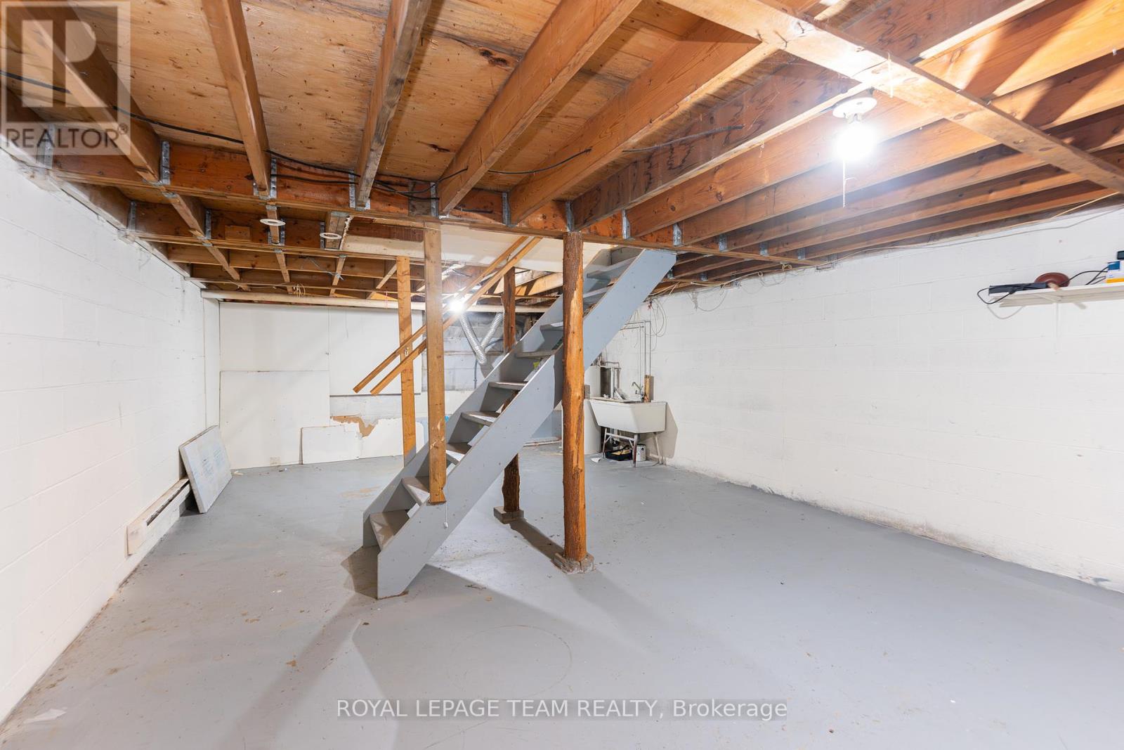 32 - 258 Queen Mary Road, Kingston, Ontario  K7M 2B2 - Photo 33 - X12327919