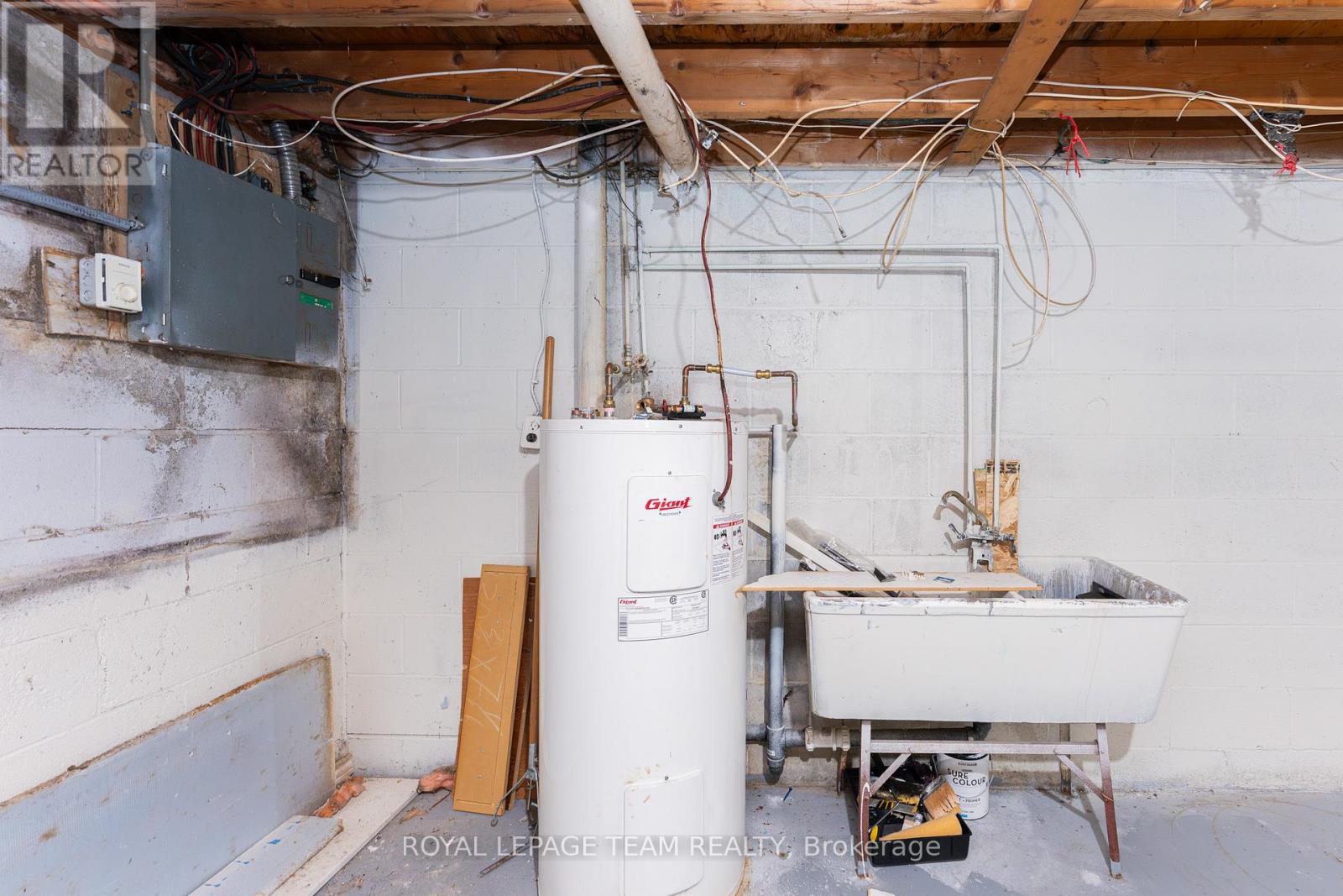32 - 258 Queen Mary Road, Kingston, Ontario  K7M 2B2 - Photo 35 - X12327919