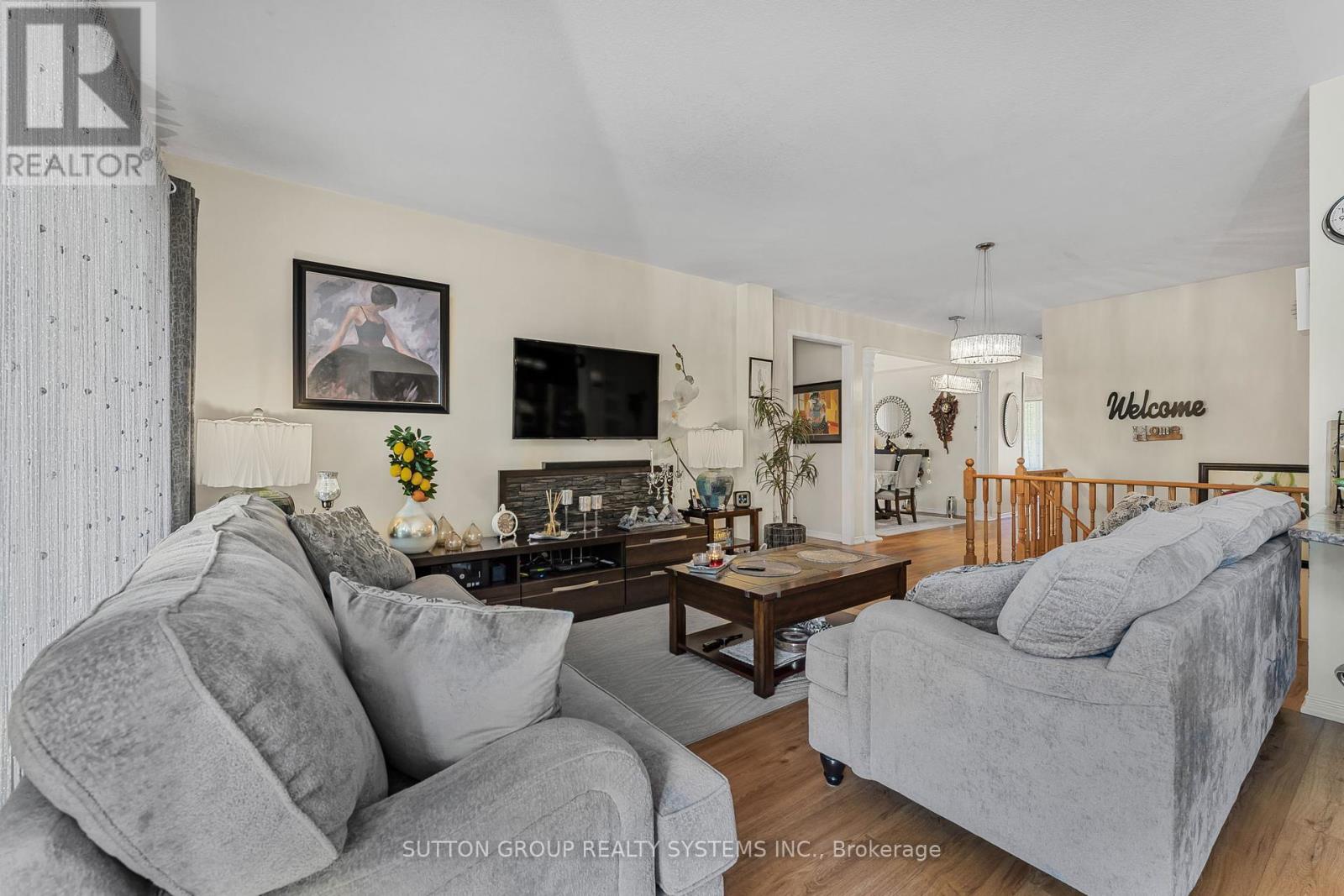 8424 Mulberry Drive, Niagara Falls (Brown), Ontario  L2H 0K4 - Photo 13 - X12327841