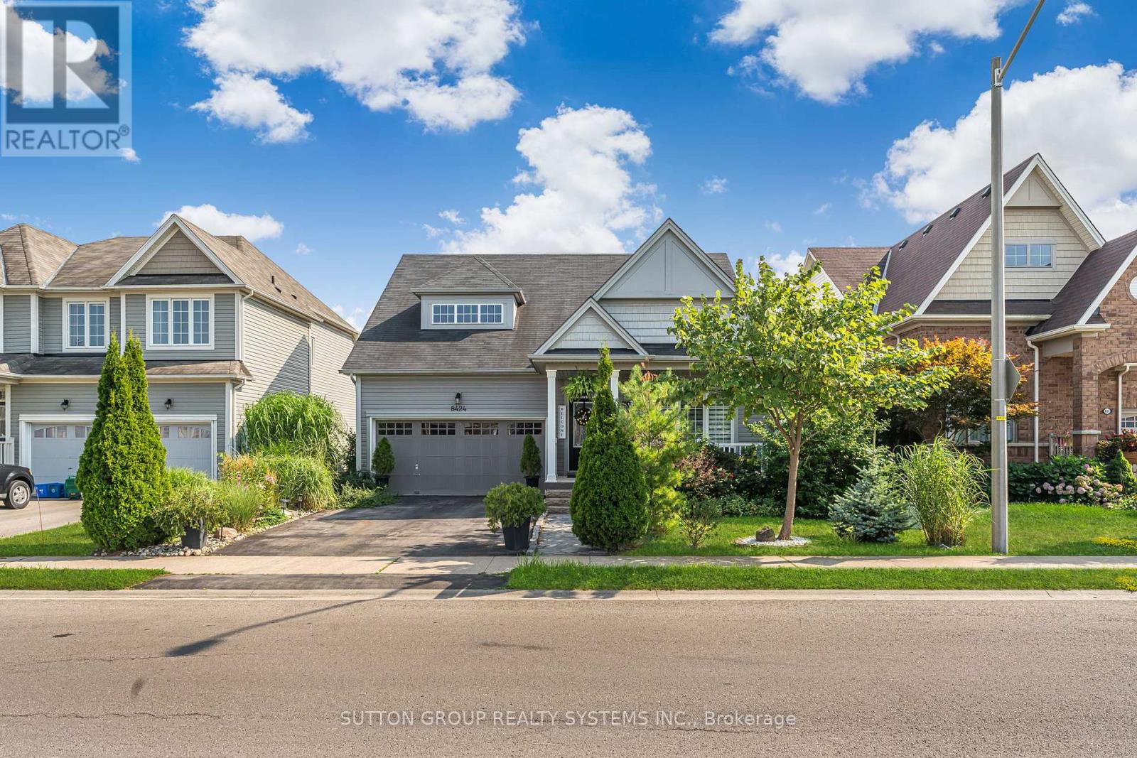 8424 Mulberry Drive, Niagara Falls (Brown), Ontario  L2H 0K4 - Photo 2 - X12327841