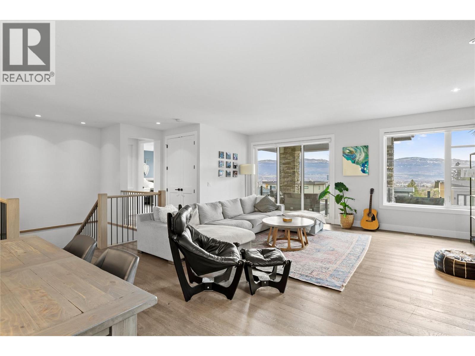 876 Boynton Place Kelowna Photo 6