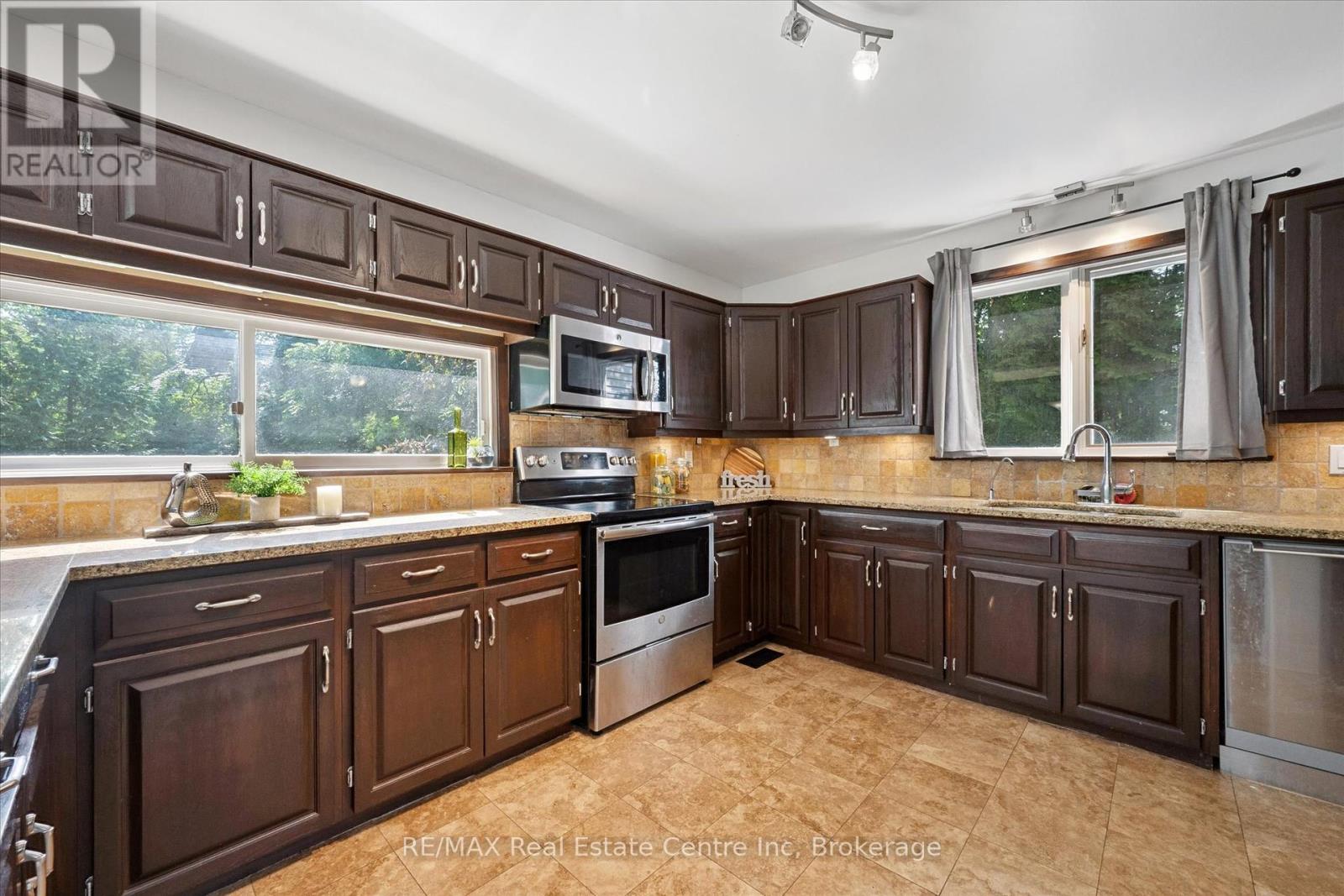64 Stuart Street, Guelph, Ontario  N1E 4S5 - Photo 12 - X12327993