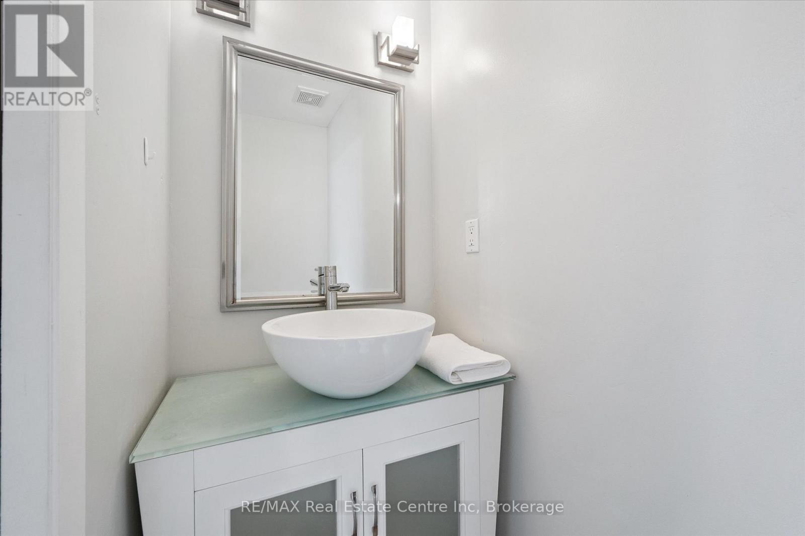 64 Stuart Street, Guelph, Ontario  N1E 4S5 - Photo 18 - X12327993