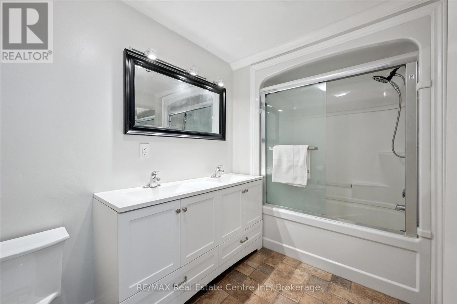 64 Stuart Street, Guelph, Ontario  N1E 4S5 - Photo 20 - X12327993