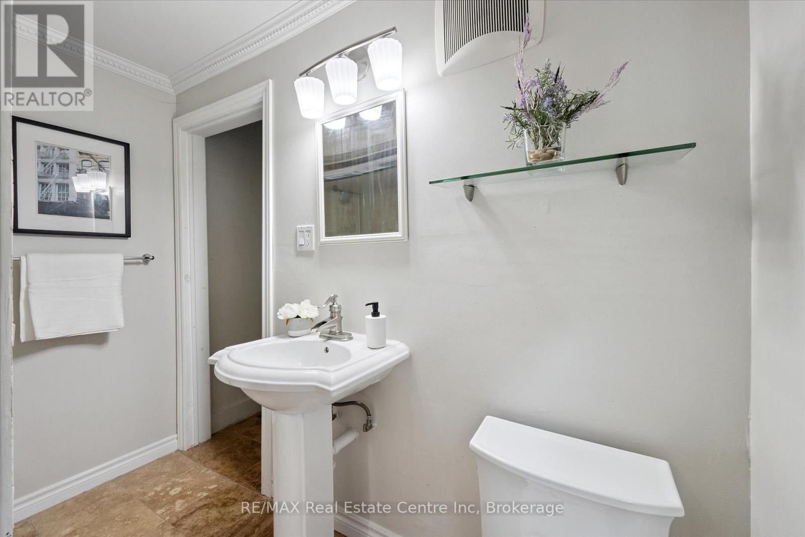 64 Stuart Street, Guelph, Ontario  N1E 4S5 - Photo 7 - X12327993