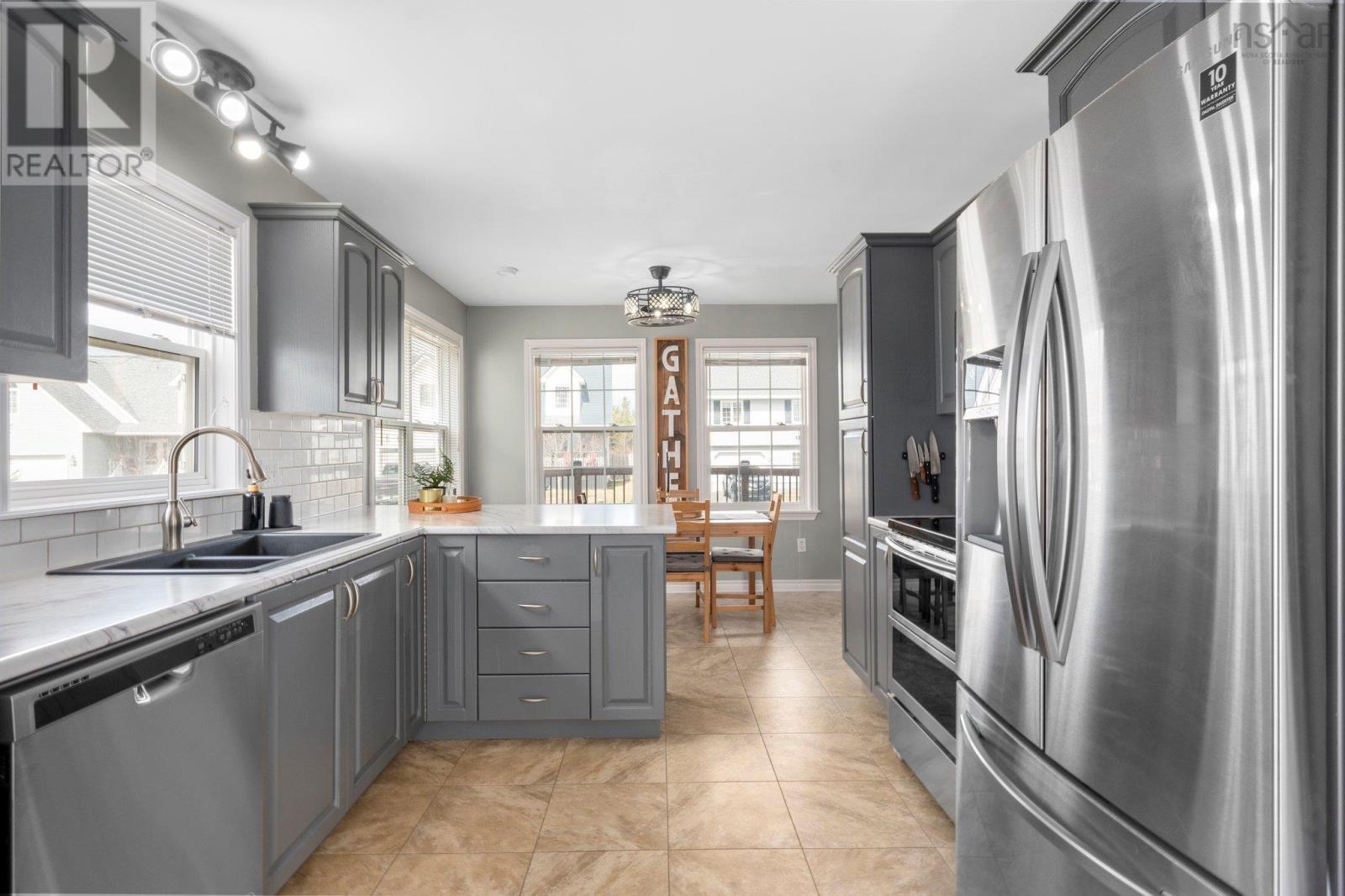 60 Sea Spray Dr, Eastern Passage, Nova Scotia  B3G 1S6 - Photo 5 - 202510339