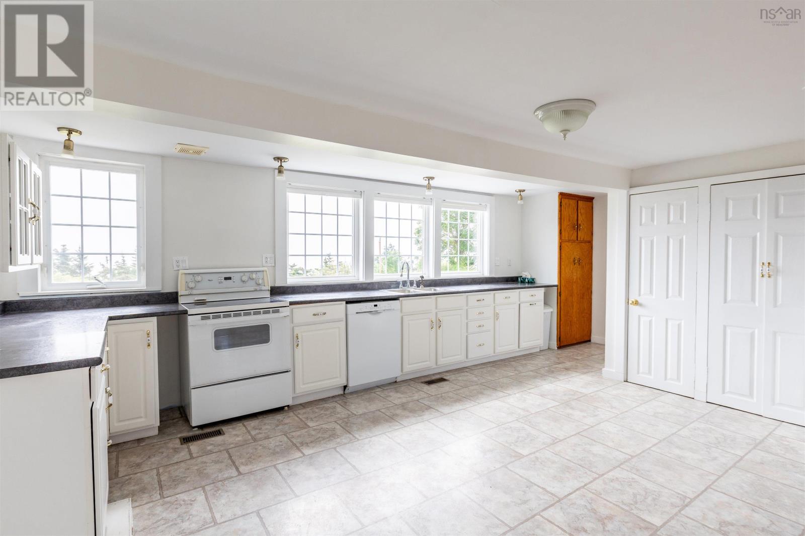 1415 Highway 304, Cape Forchu, Nova Scotia  B5A 5G7 - Photo 4 - 202510115