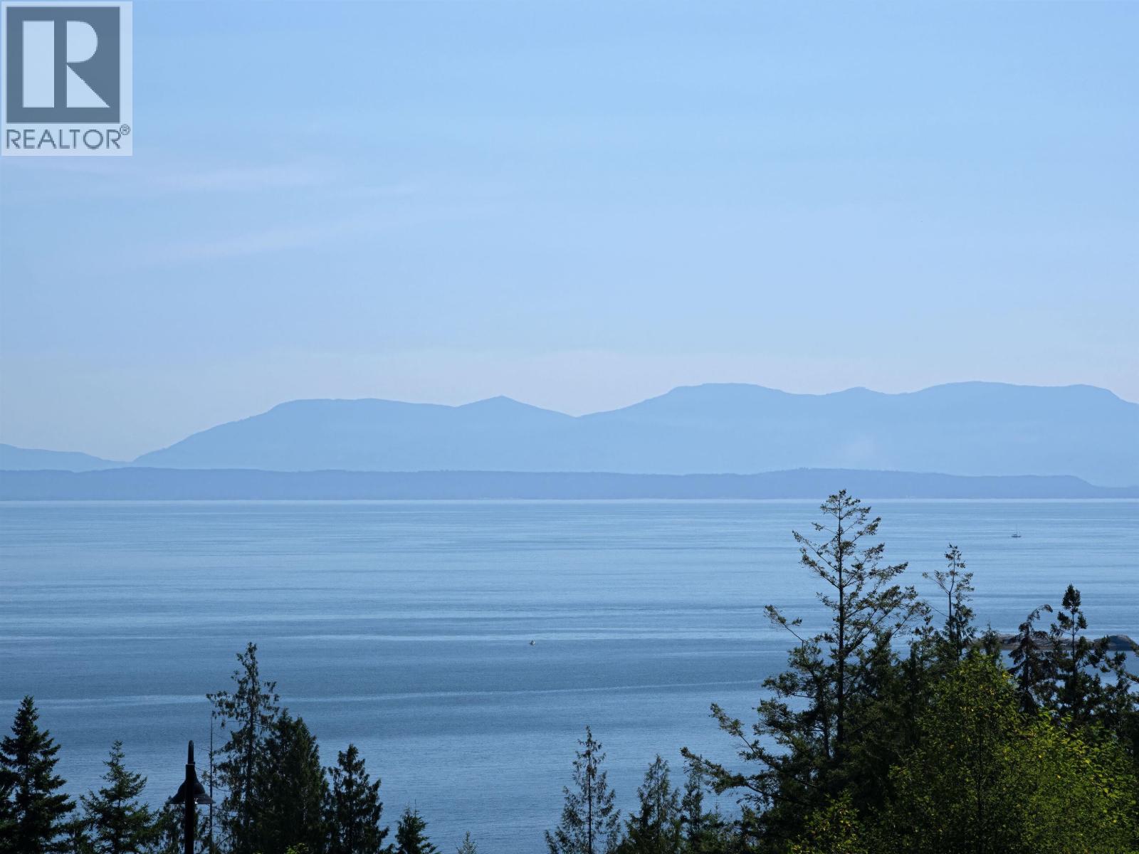 5634 Kingbird Crescent, Sechelt, British Columbia  V7Z 0S4 - Photo 3 - R3032827