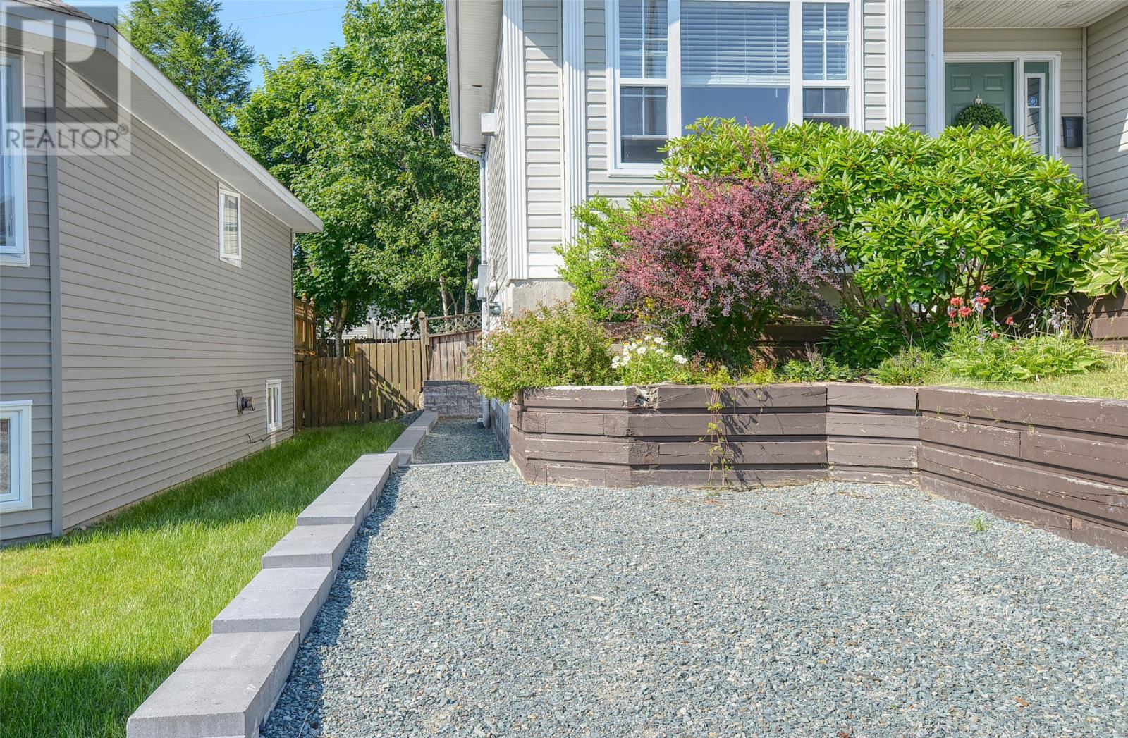 Property at 60 Duntara Crescent image 4