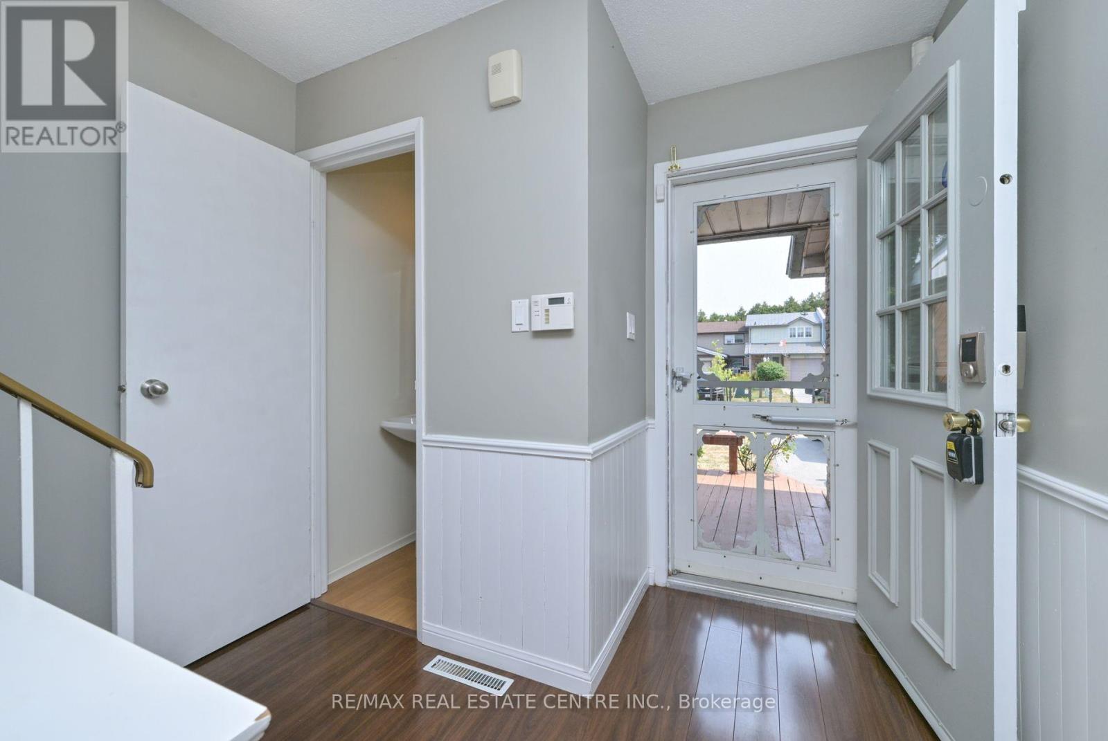 Property at 530 SALISBURY STREET image 4