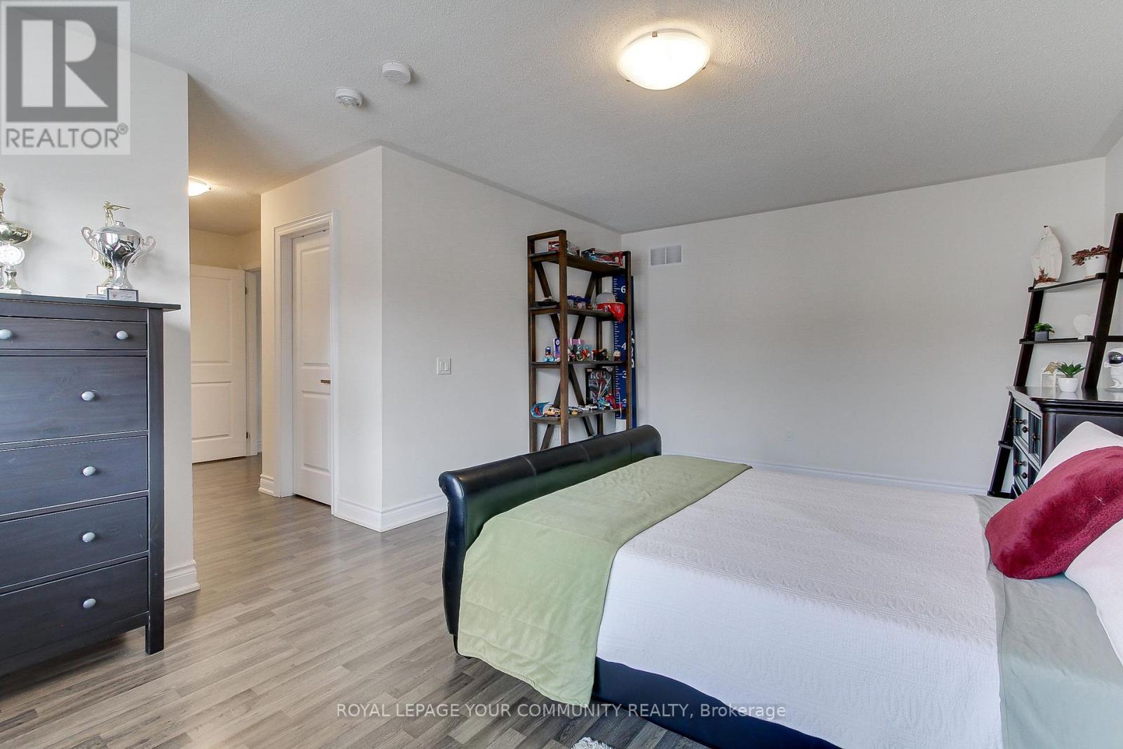 26 Hodgson Road N, Bradford West Gwillimbury, Ontario  L3Z 0V4 - Photo 31 - N12328011