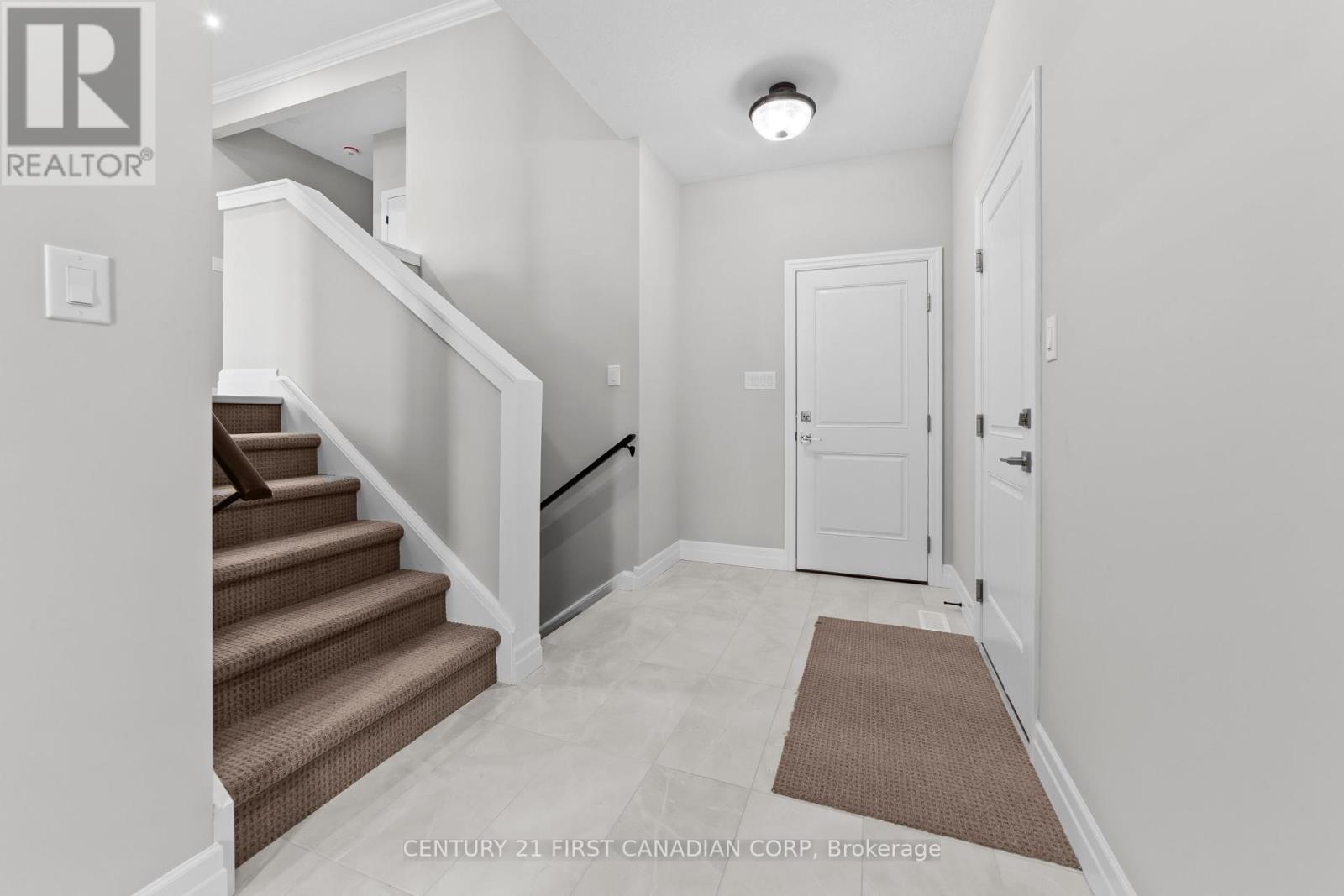 134 King Street, Lambton Shores, Ontario  N0M 2L0 - Photo 19 - X12328071