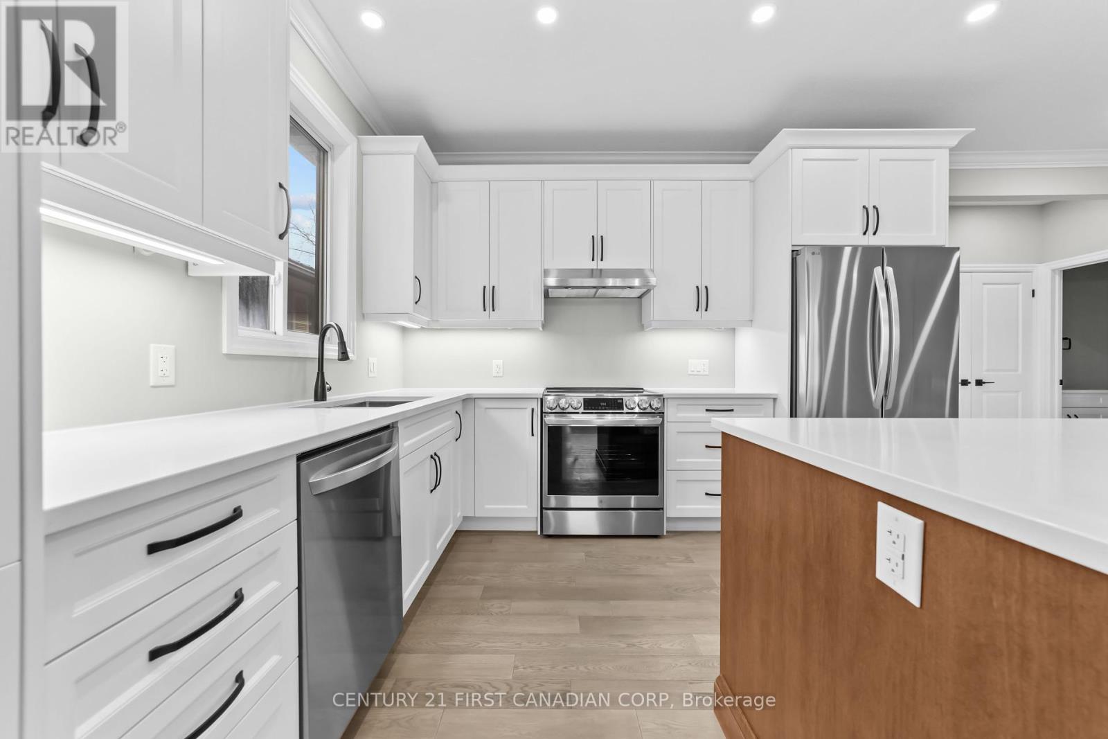 134 King Street, Lambton Shores, Ontario  N0M 2L0 - Photo 26 - X12328071
