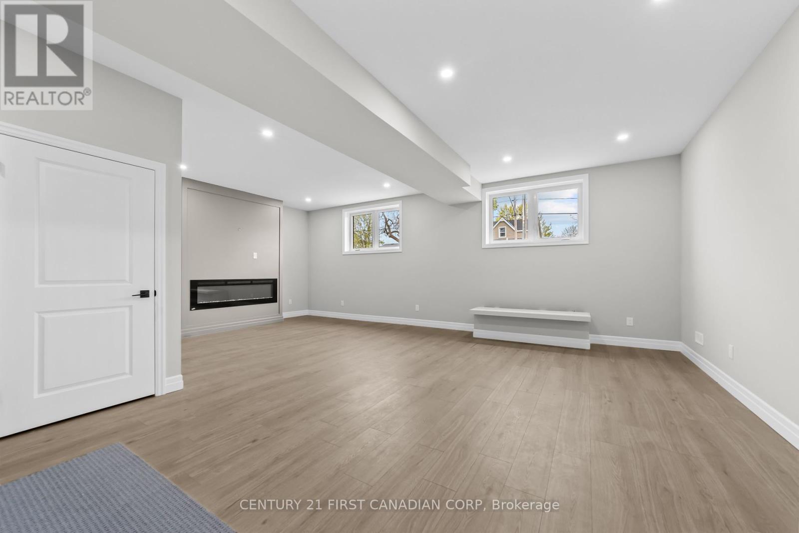 134 King Street, Lambton Shores, Ontario  N0M 2L0 - Photo 35 - X12328071