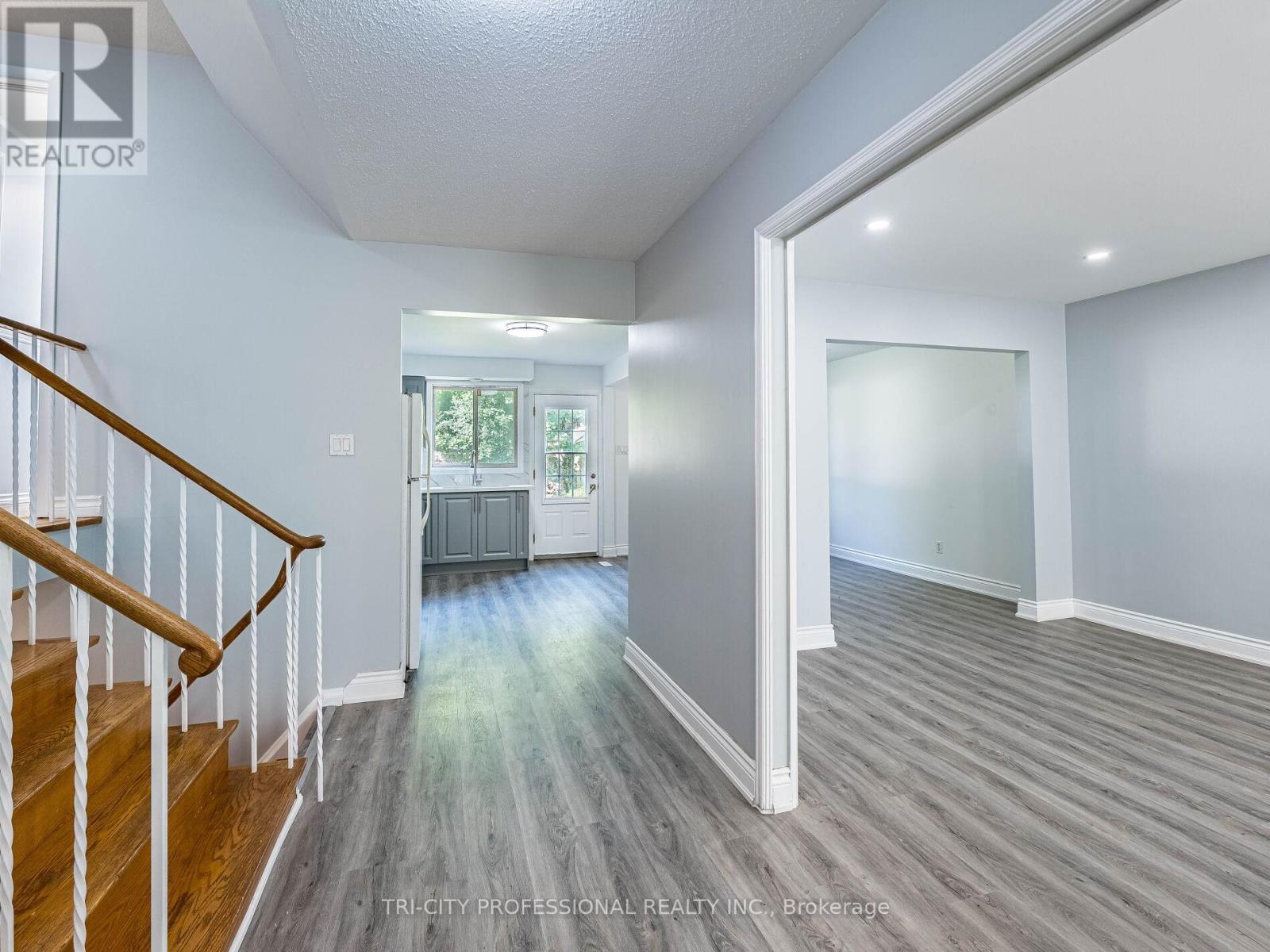 172 Mountainview Road S, Halton Hills, Ontario  L7G 4K7 - Photo 10 - W12328009