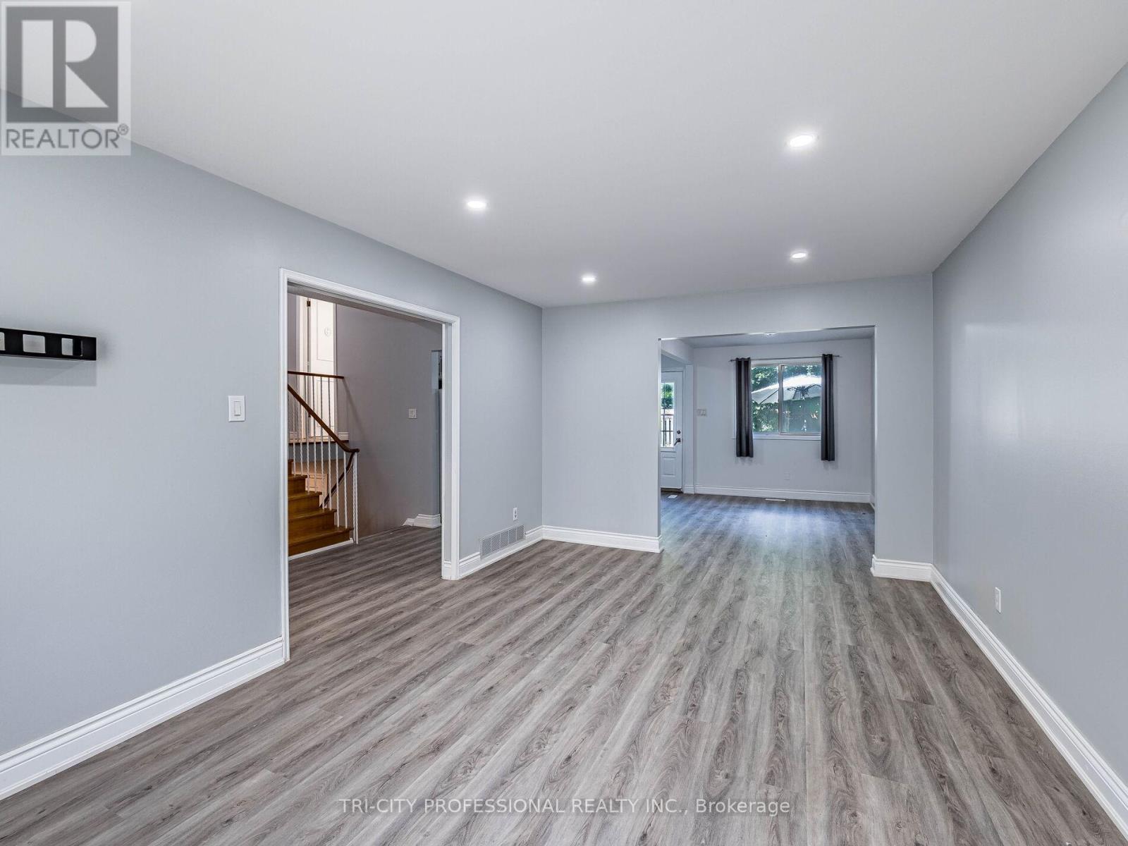 172 Mountainview Road S, Halton Hills, Ontario  L7G 4K7 - Photo 14 - W12328009