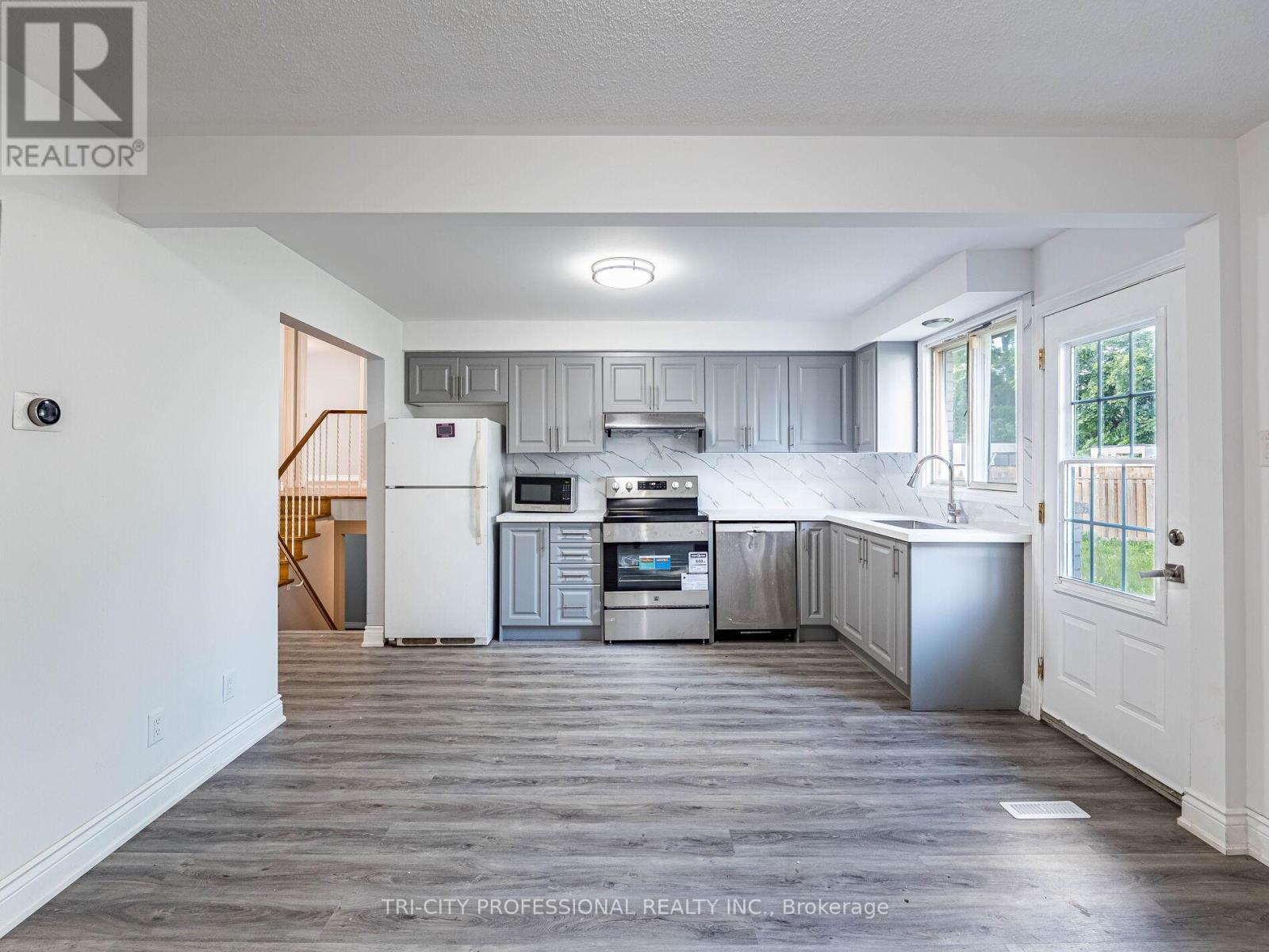 172 Mountainview Road S, Halton Hills, Ontario  L7G 4K7 - Photo 16 - W12328009