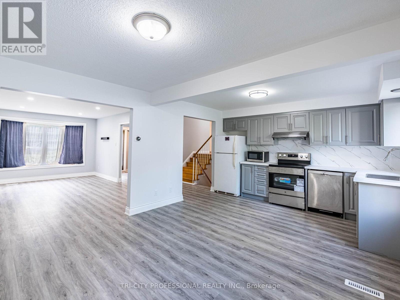 172 Mountainview Road S, Halton Hills, Ontario  L7G 4K7 - Photo 17 - W12328009