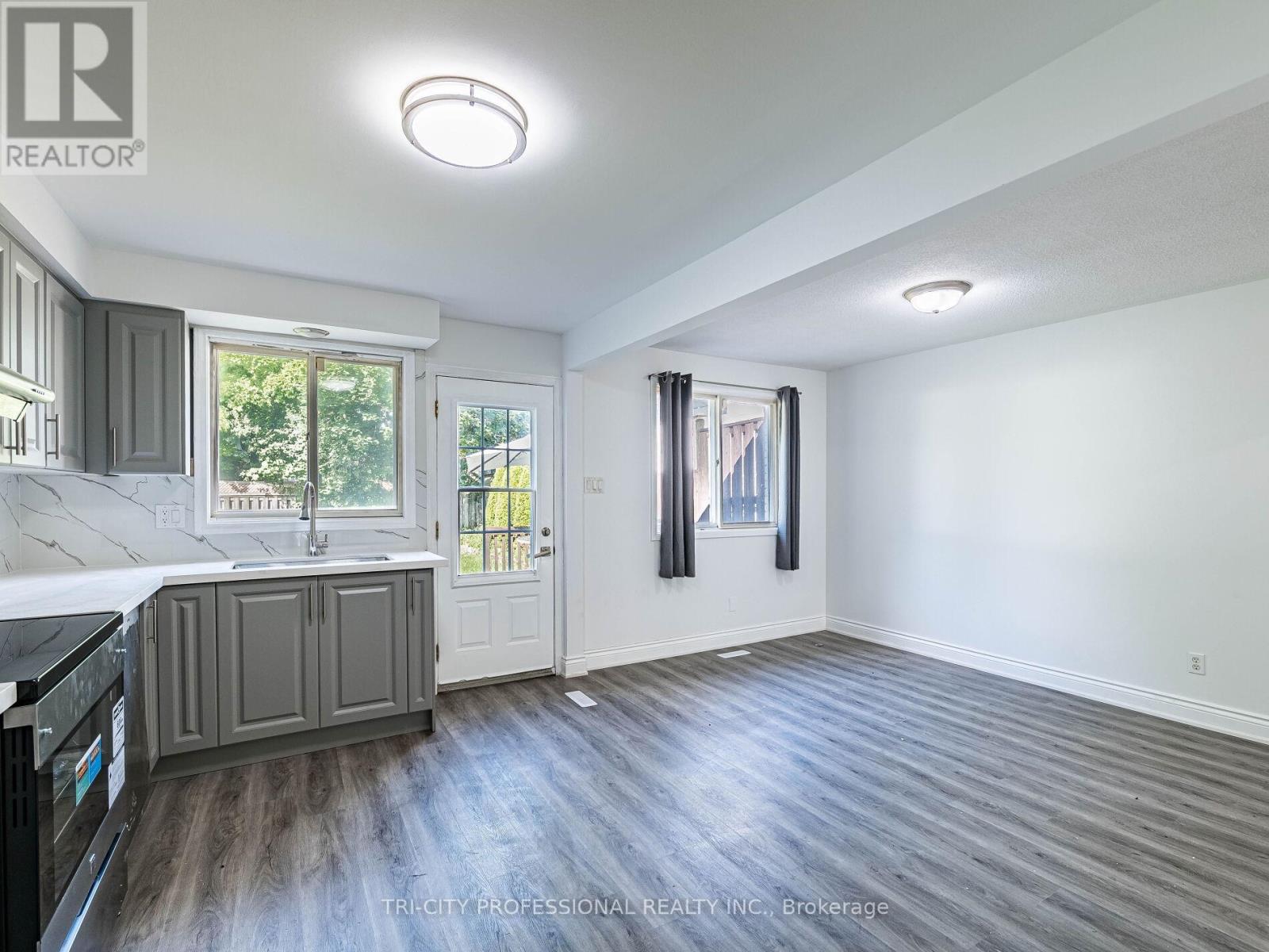 172 Mountainview Road S, Halton Hills, Ontario  L7G 4K7 - Photo 23 - W12328009