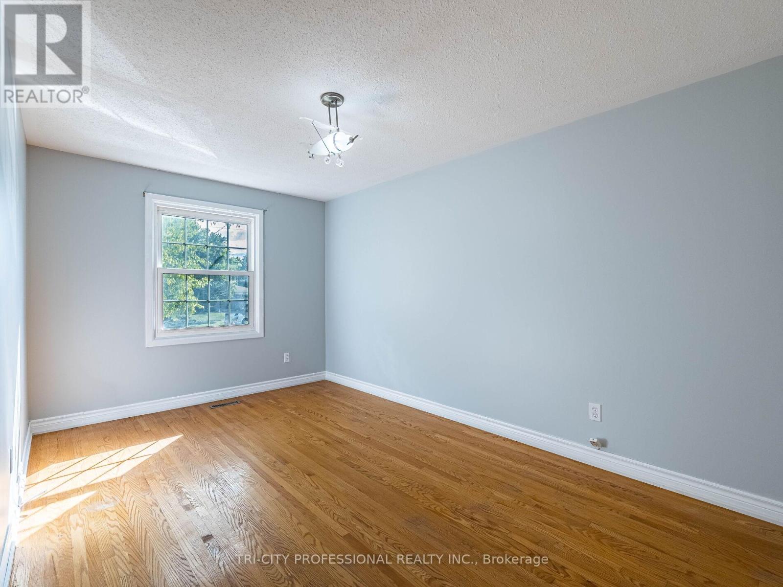172 Mountainview Road S, Halton Hills, Ontario  L7G 4K7 - Photo 28 - W12328009