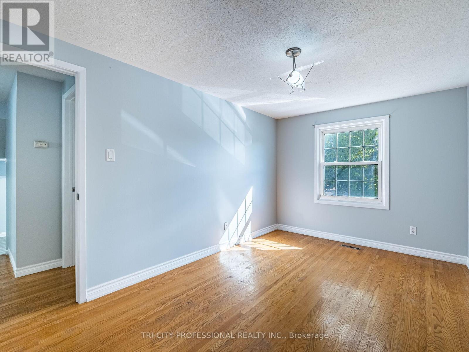 172 Mountainview Road S, Halton Hills, Ontario  L7G 4K7 - Photo 30 - W12328009