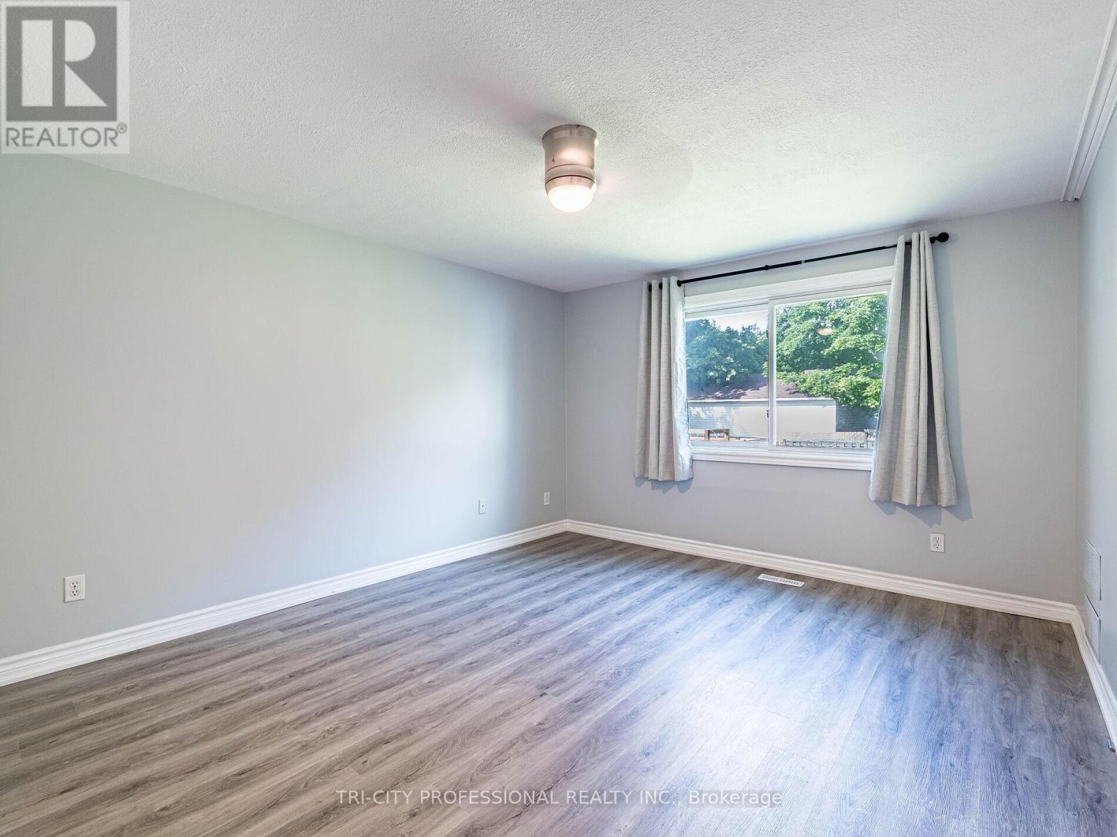 172 Mountainview Road S, Halton Hills, Ontario  L7G 4K7 - Photo 31 - W12328009
