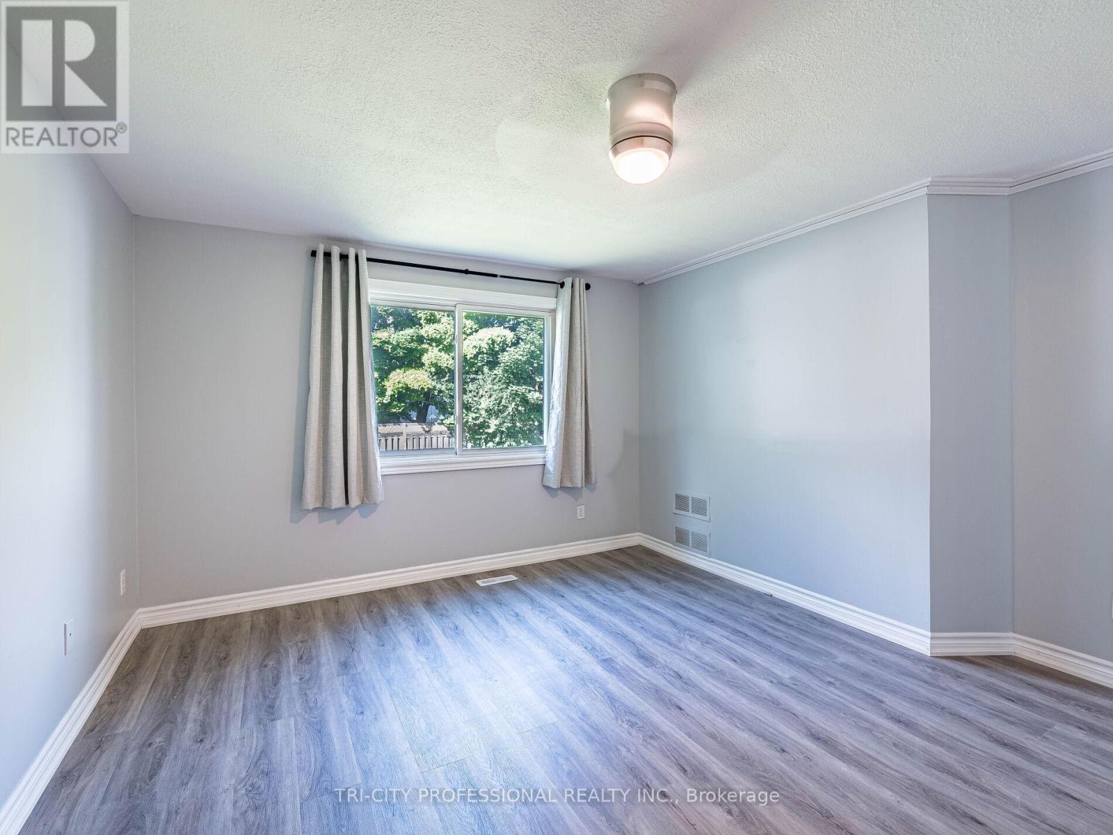 172 Mountainview Road S, Halton Hills, Ontario  L7G 4K7 - Photo 33 - W12328009