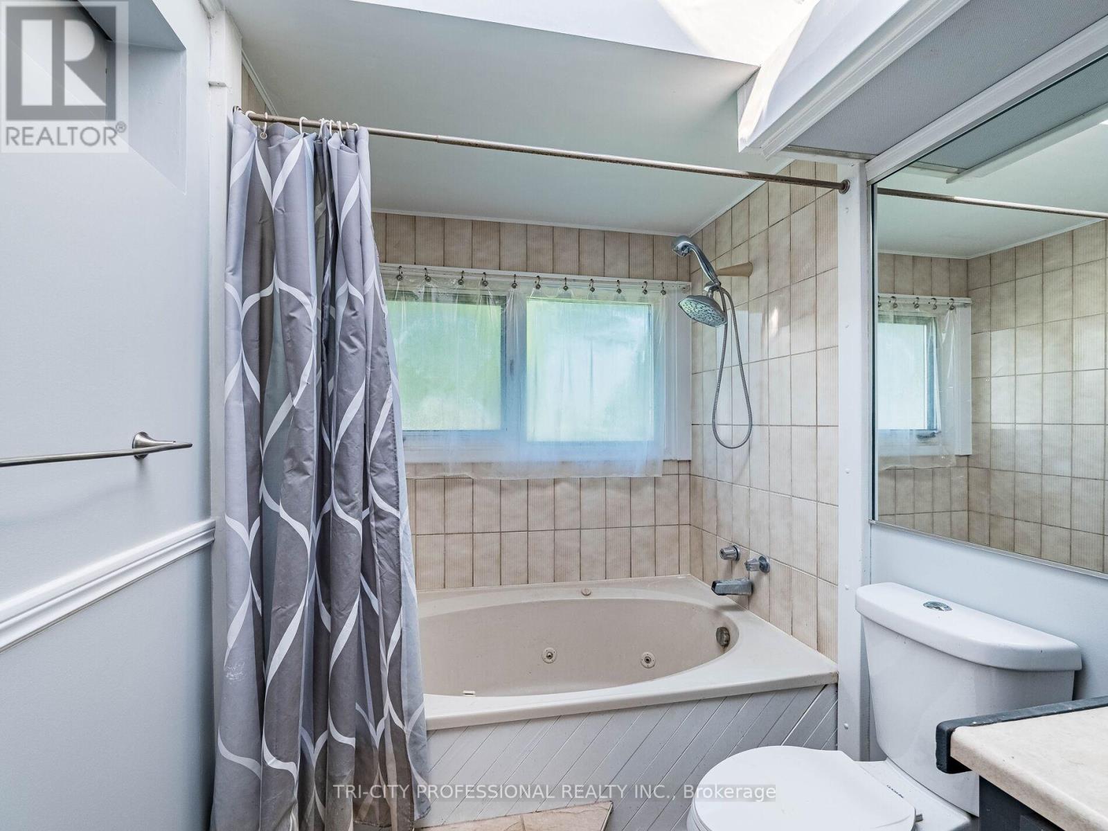 172 Mountainview Road S, Halton Hills, Ontario  L7G 4K7 - Photo 36 - W12328009