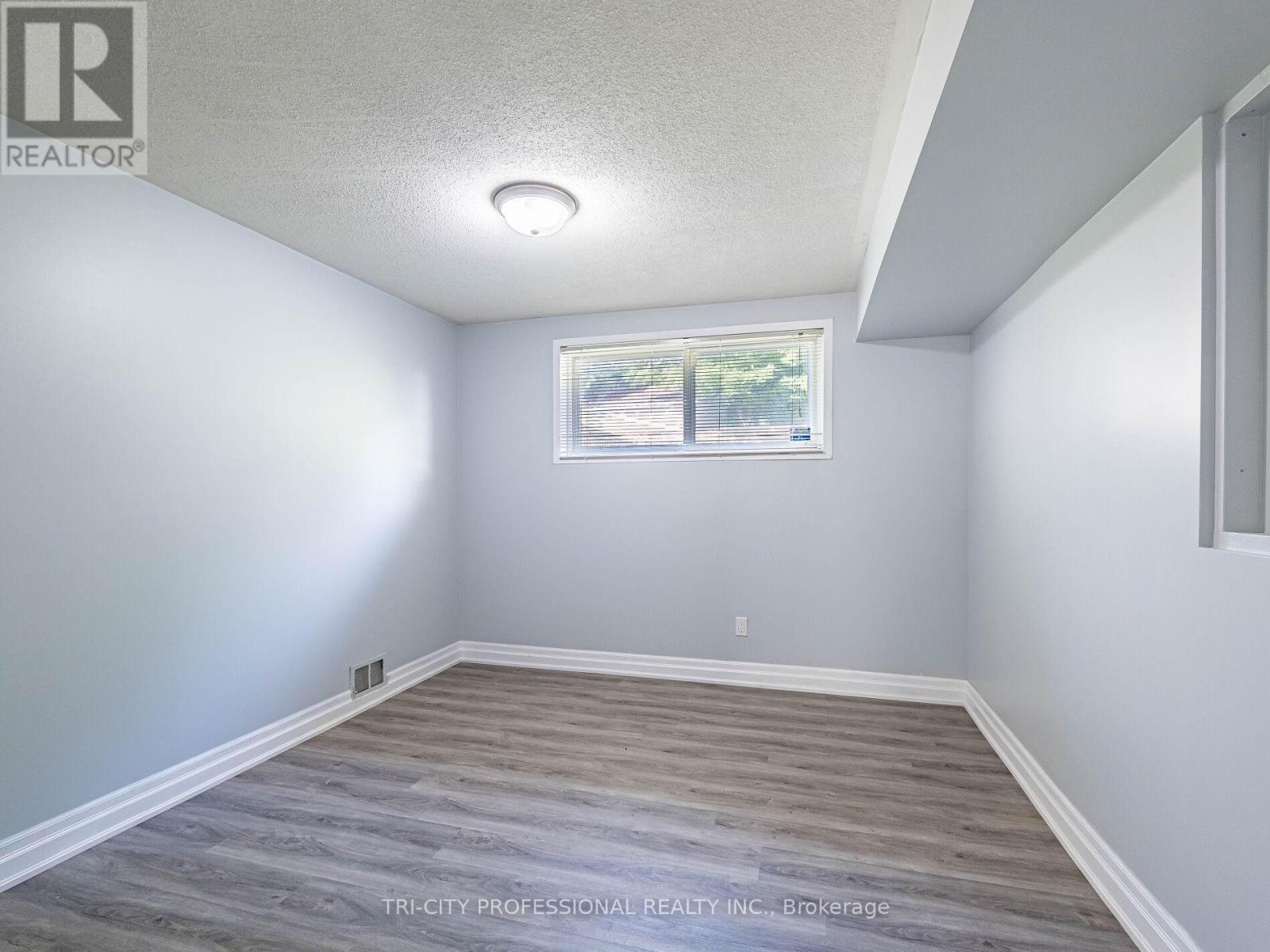 172 Mountainview Road S, Halton Hills, Ontario  L7G 4K7 - Photo 39 - W12328009