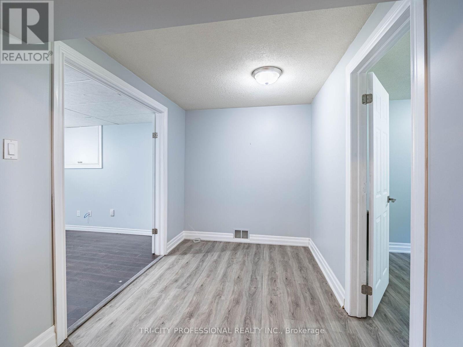 172 Mountainview Road S, Halton Hills, Ontario  L7G 4K7 - Photo 40 - W12328009