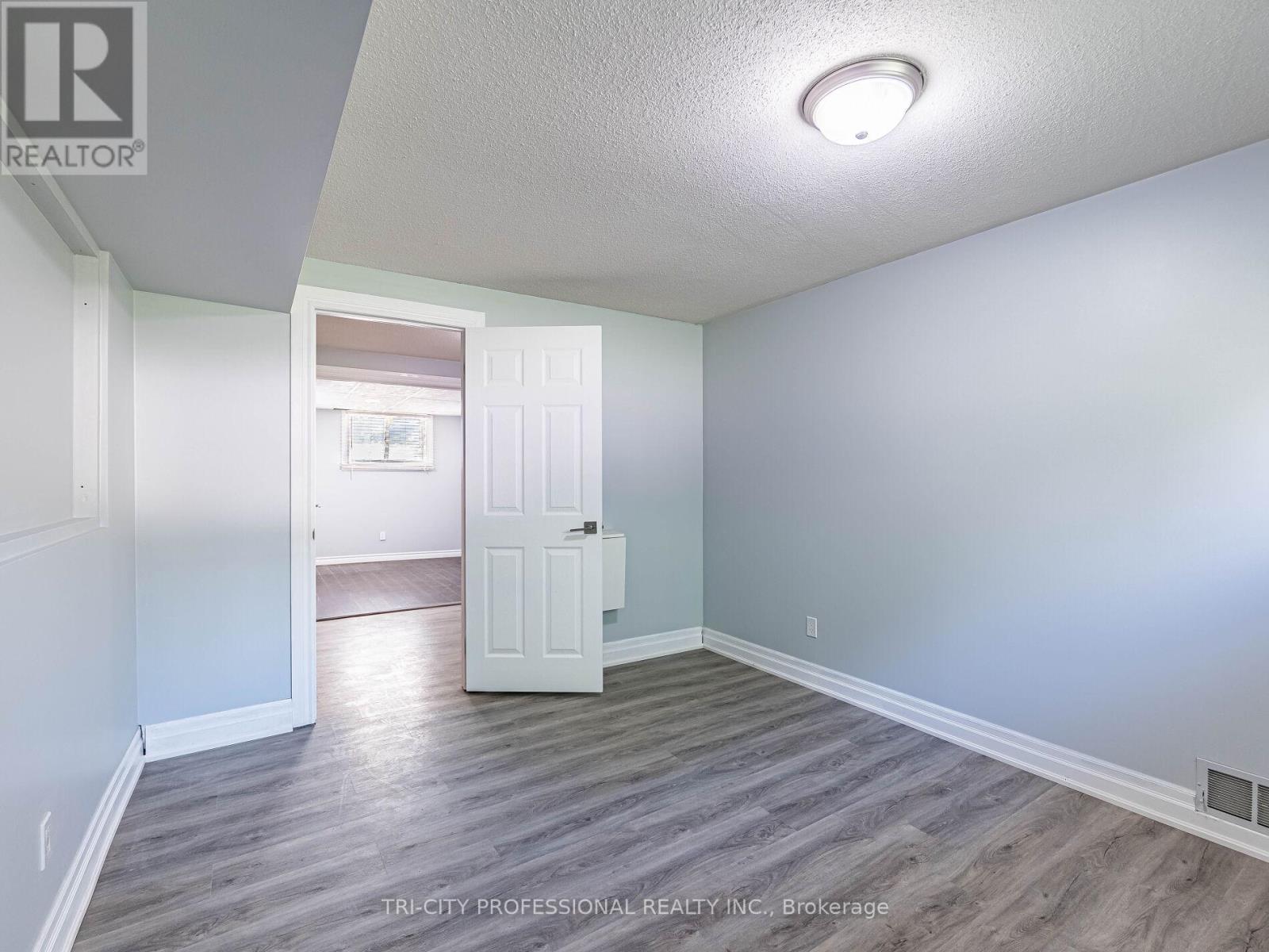 172 Mountainview Road S, Halton Hills, Ontario  L7G 4K7 - Photo 41 - W12328009