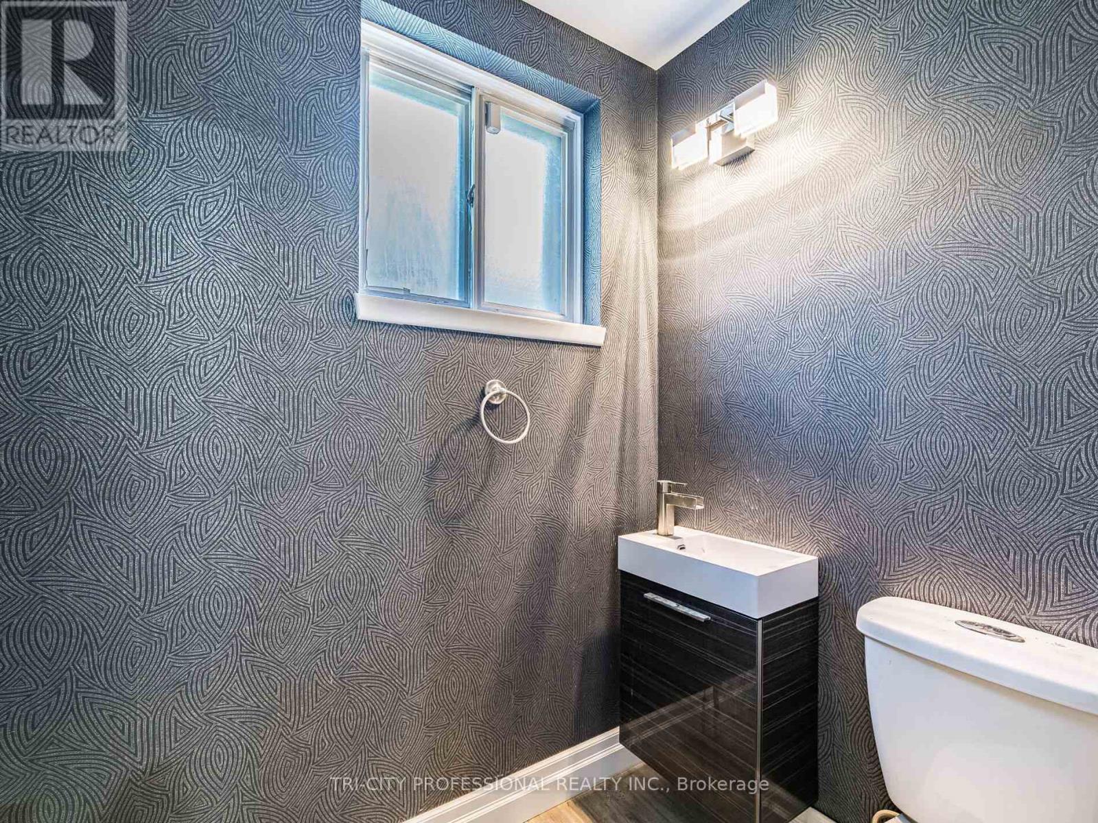 172 Mountainview Road S, Halton Hills, Ontario  L7G 4K7 - Photo 48 - W12328009