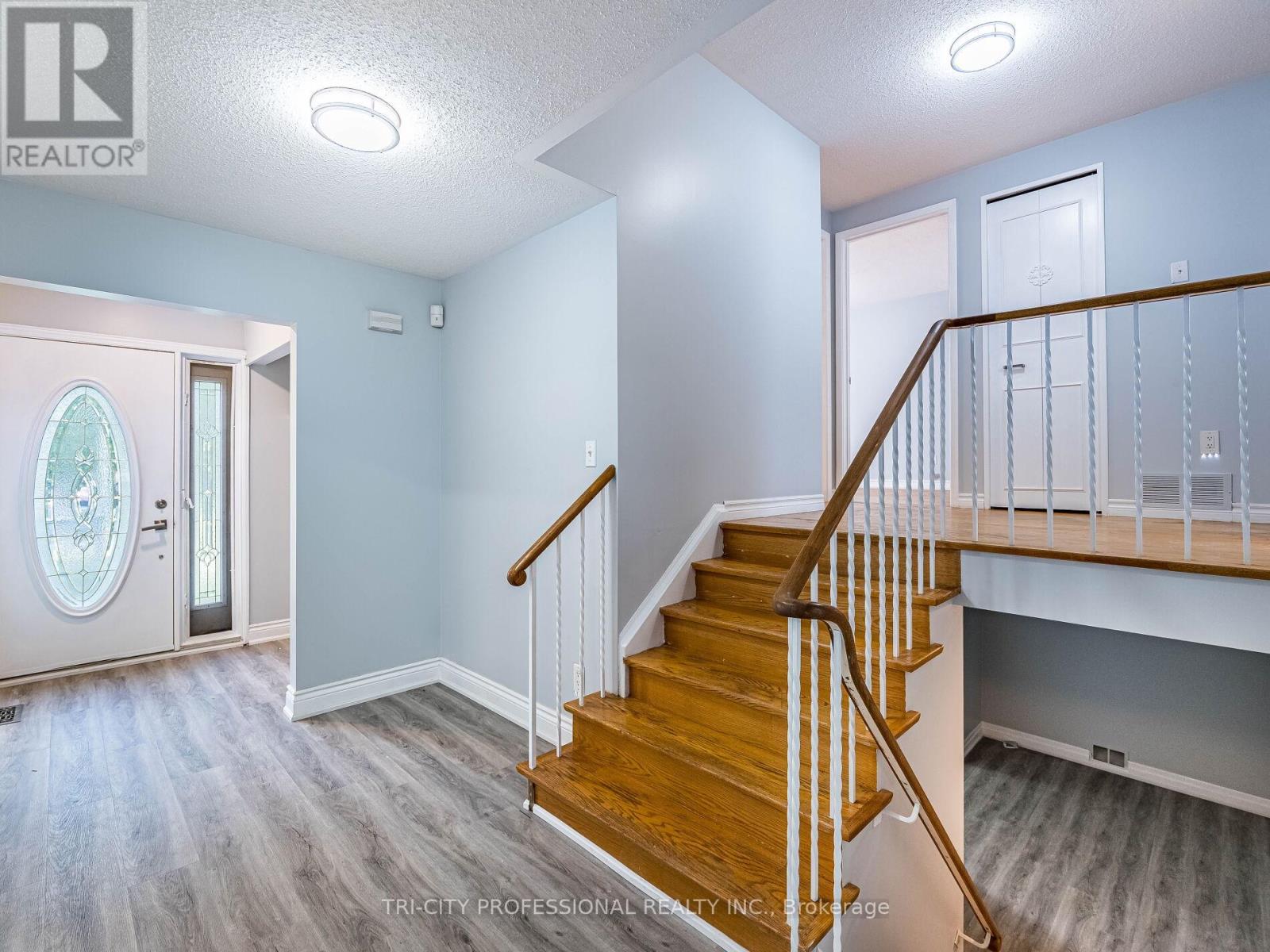 172 Mountainview Road S, Halton Hills, Ontario  L7G 4K7 - Photo 9 - W12328009
