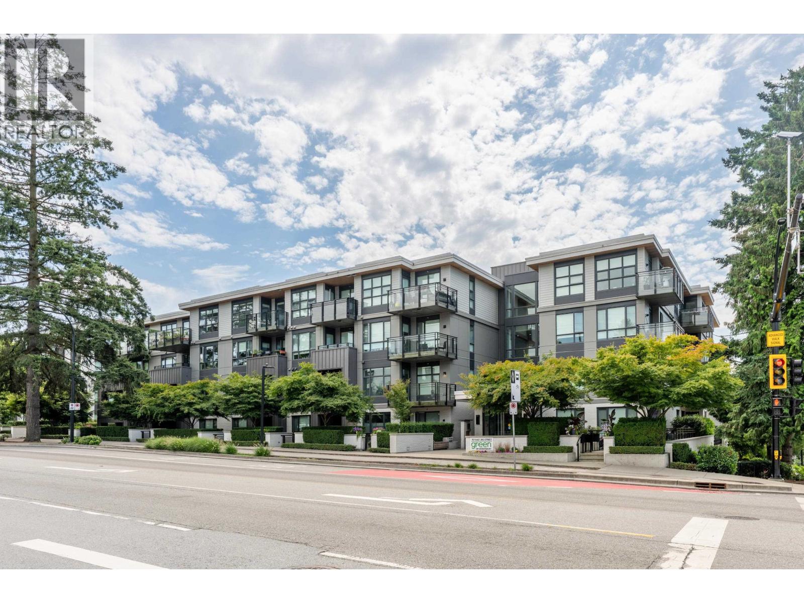 208 707 E 3rd Street, North Vancouver, British Columbia  V7L 1G8 - Photo 2 - R3034207