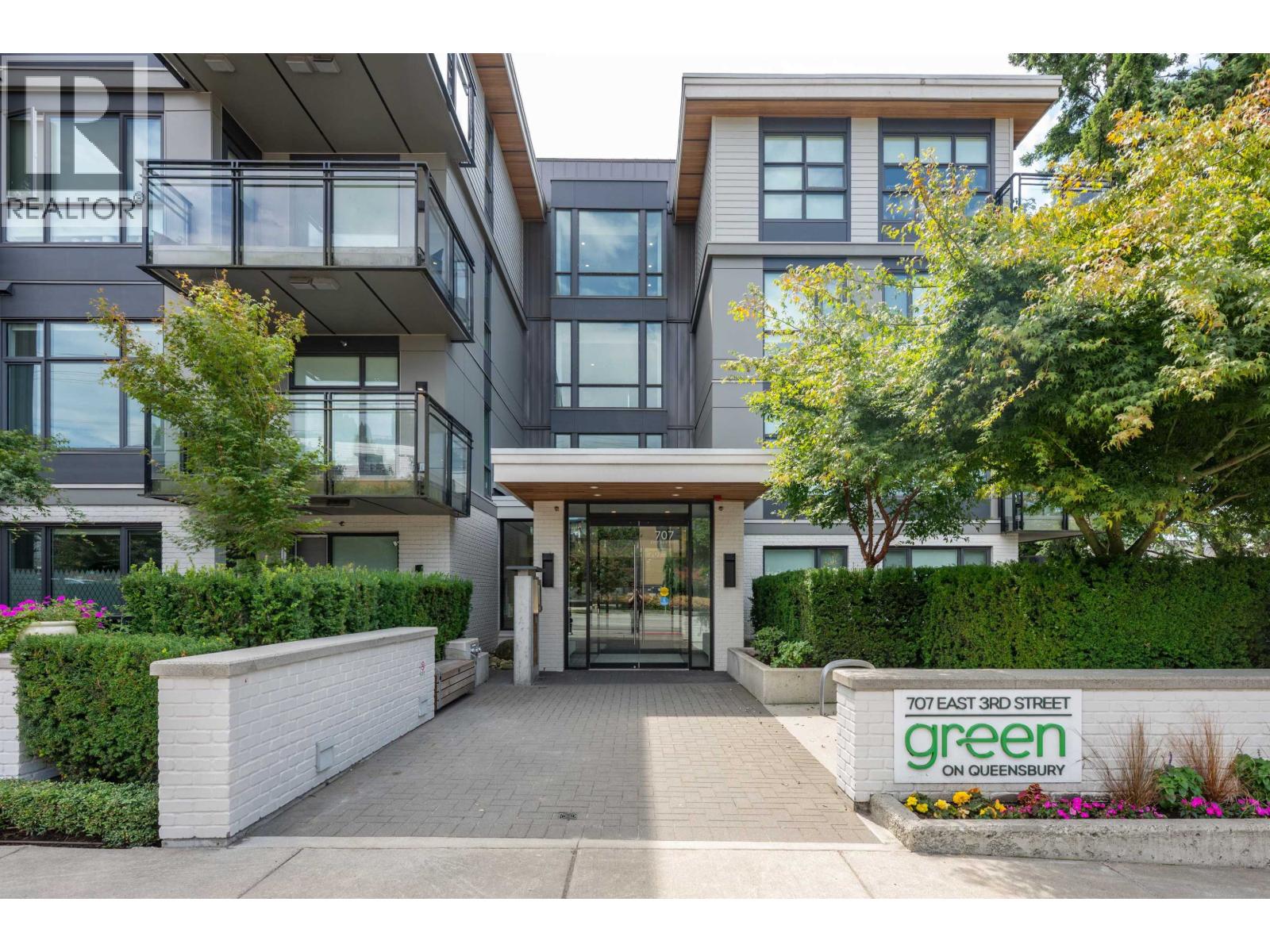 208 707 E 3rd Street, North Vancouver, British Columbia  V7L 1G8 - Photo 3 - R3034207