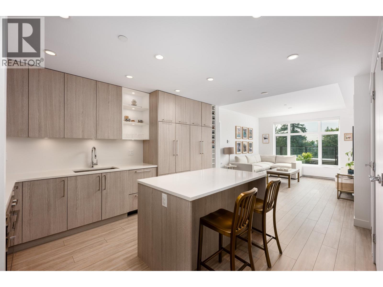 208 707 E 3rd Street, North Vancouver, British Columbia  V7L 1G8 - Photo 5 - R3034207