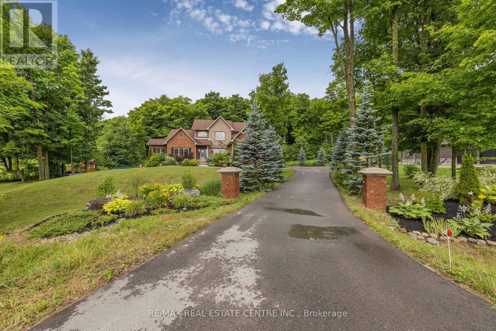 Property at 2 ASHLEA LANE image 2