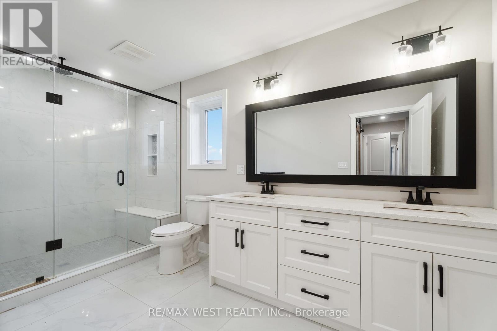 210 S Pelham Road, Welland, Ontario  L3B 5N8 - Photo 12 - X12328004