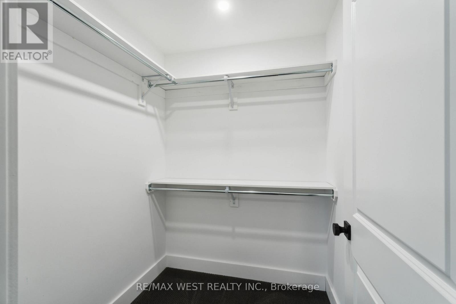 210 S Pelham Road, Welland, Ontario  L3B 5N8 - Photo 17 - X12328004
