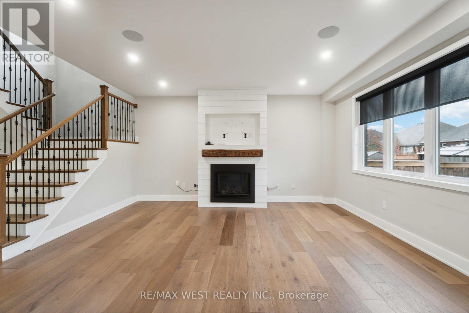 210 S Pelham Road, Welland, Ontario  L3B 5N8 - Photo 5 - X12328004
