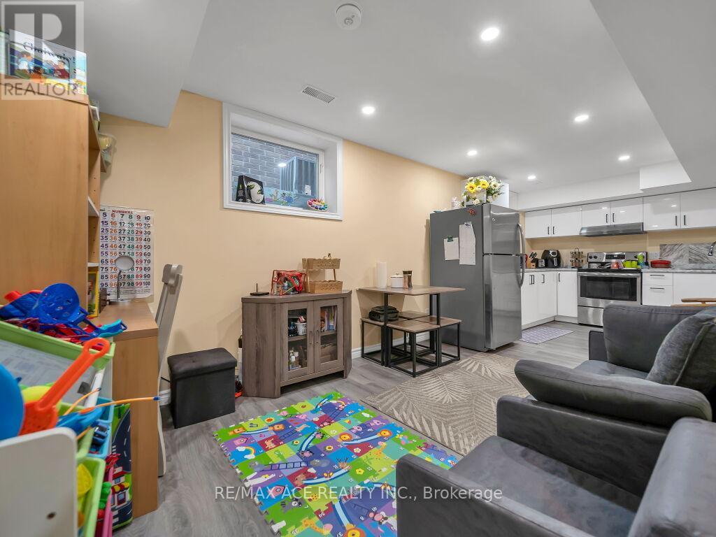 160 Kemp Crescent E, Guelph, Ontario  N1E 0K1 - Photo 31 - X12328012