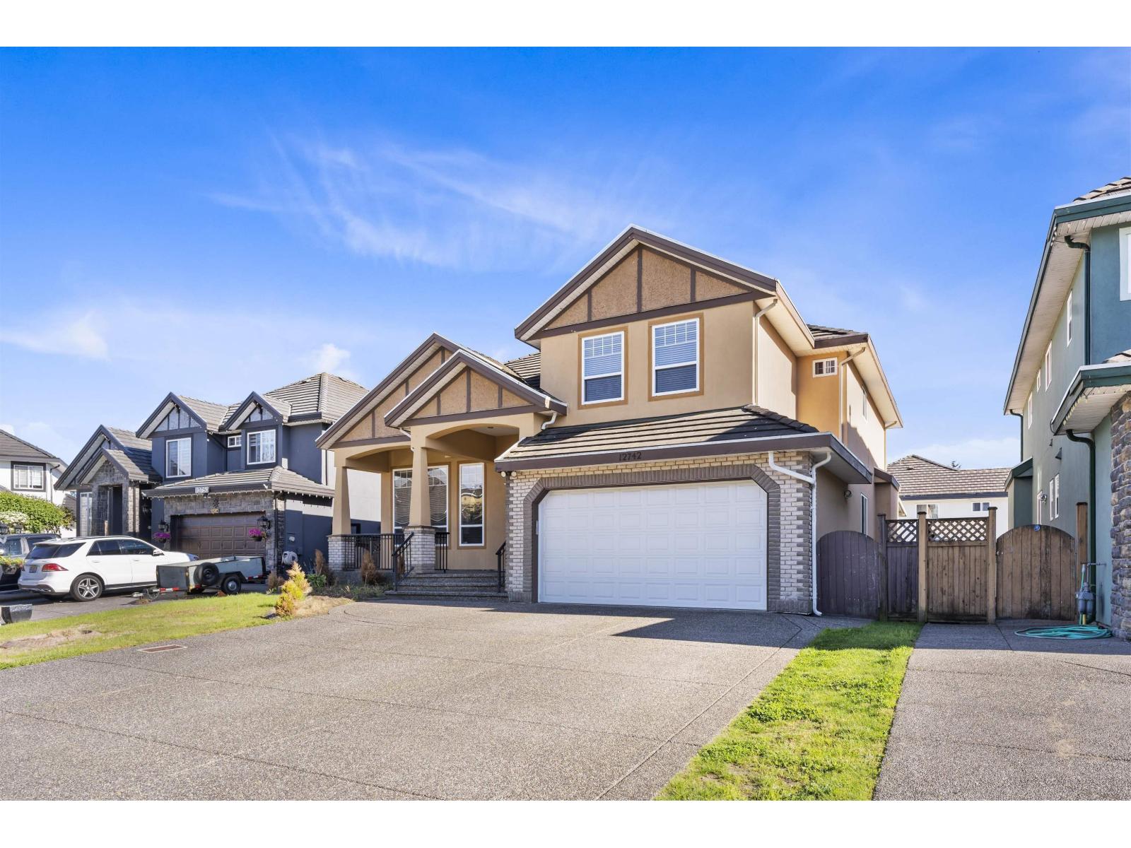 12742 61a Avenue, Surrey, British Columbia  V3X 3P5 - Photo 2 - R3033992