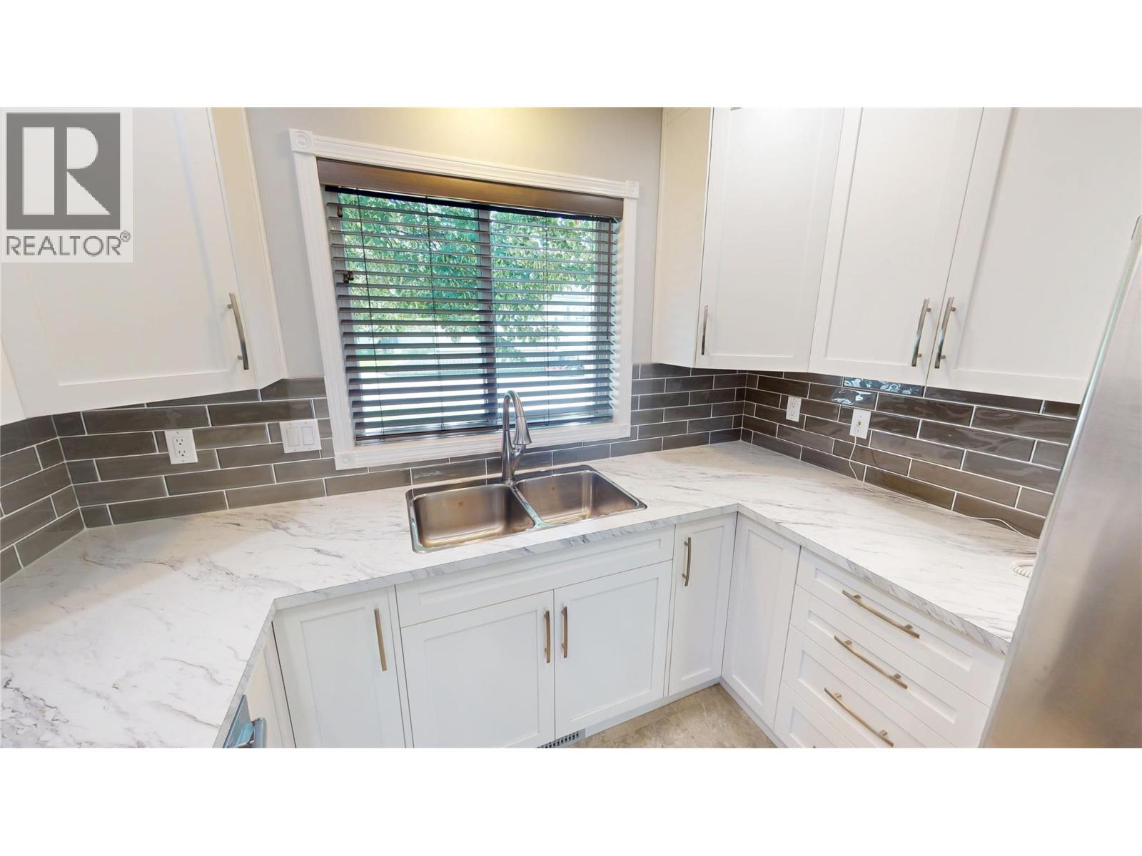 2375 1st Street S Unit# 26, Cranbrook, British Columbia  V1C 6J7 - Photo 4 - 10358486