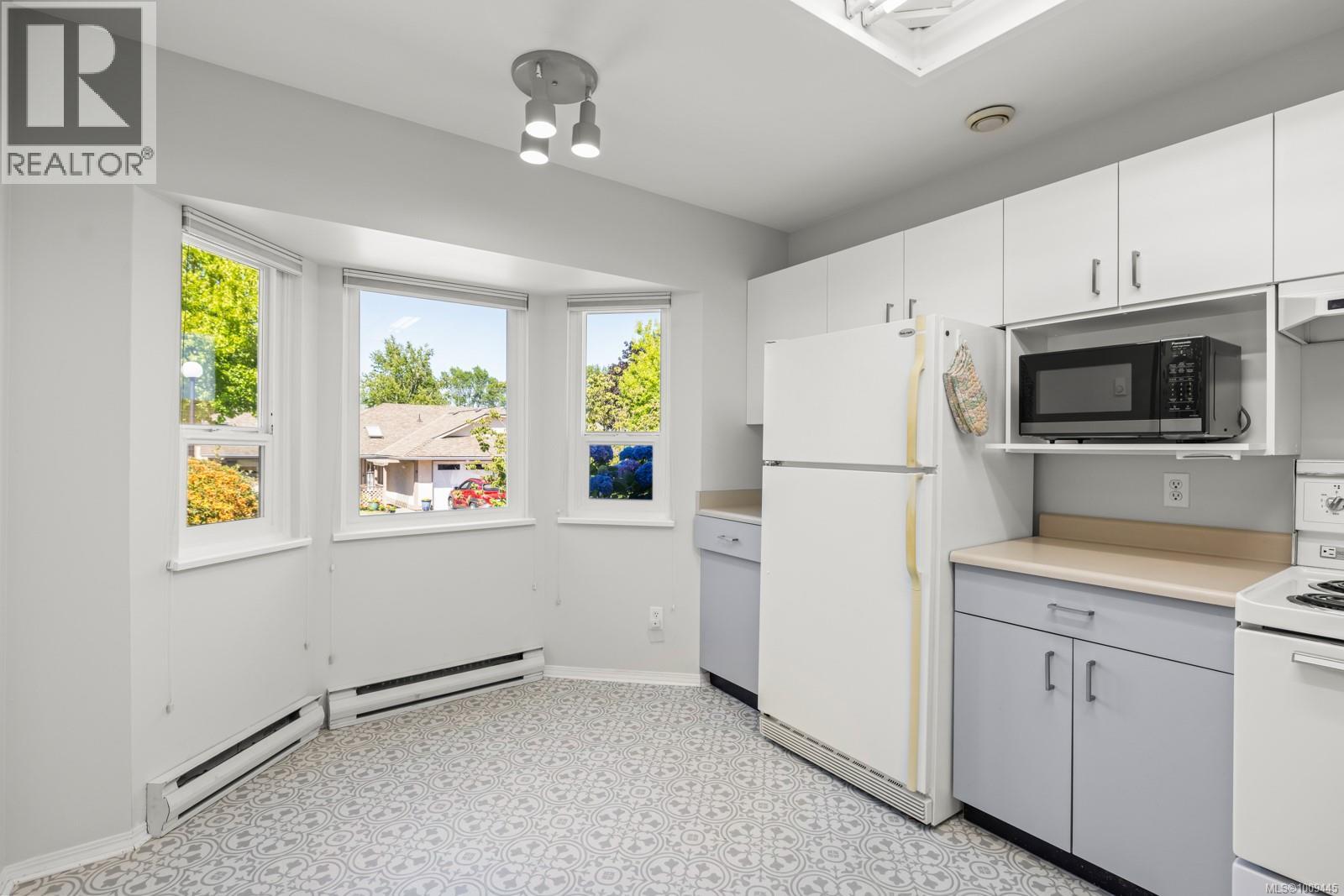 Property at 17 4120 Interurban Rd image 5