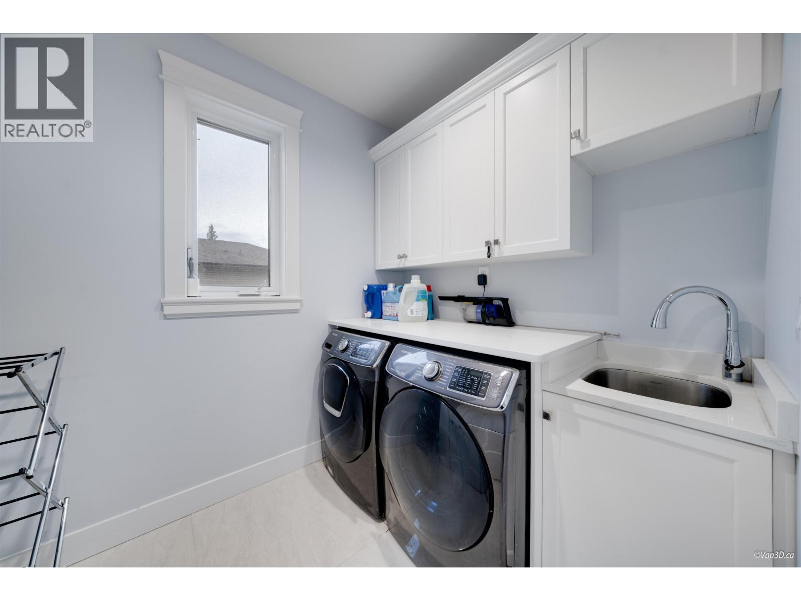 656 Blue Mountain Street, Coquitlam, British Columbia  V3J 4R6 - Photo 34 - R3034067